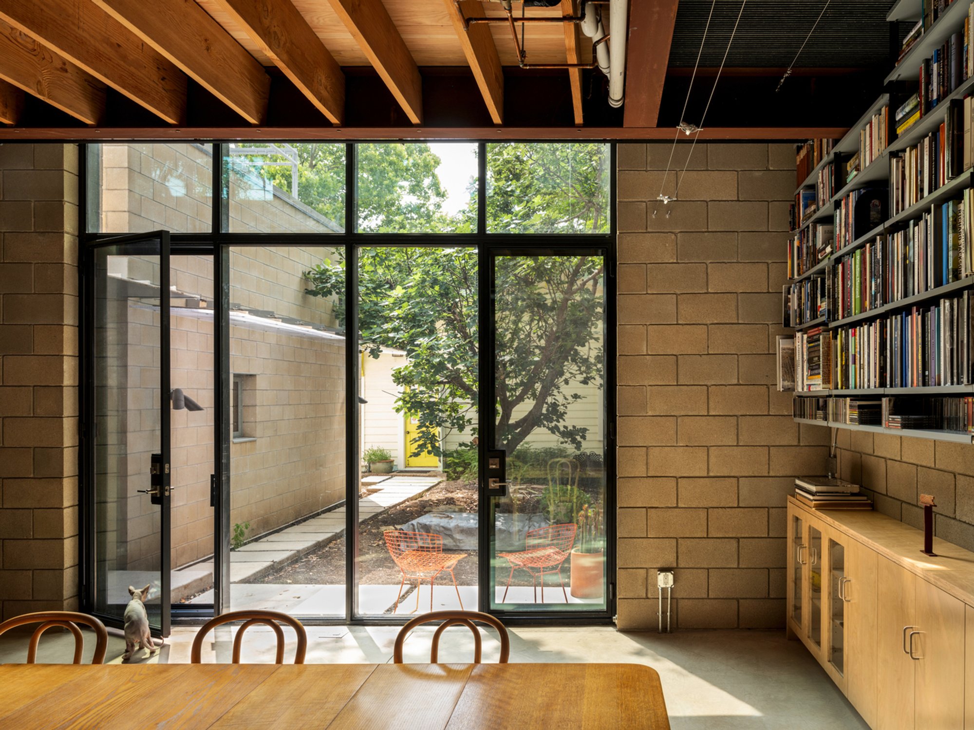 Henri II House: A Masterpiece of Modern Urban Home Design by Murray Legge Architecture