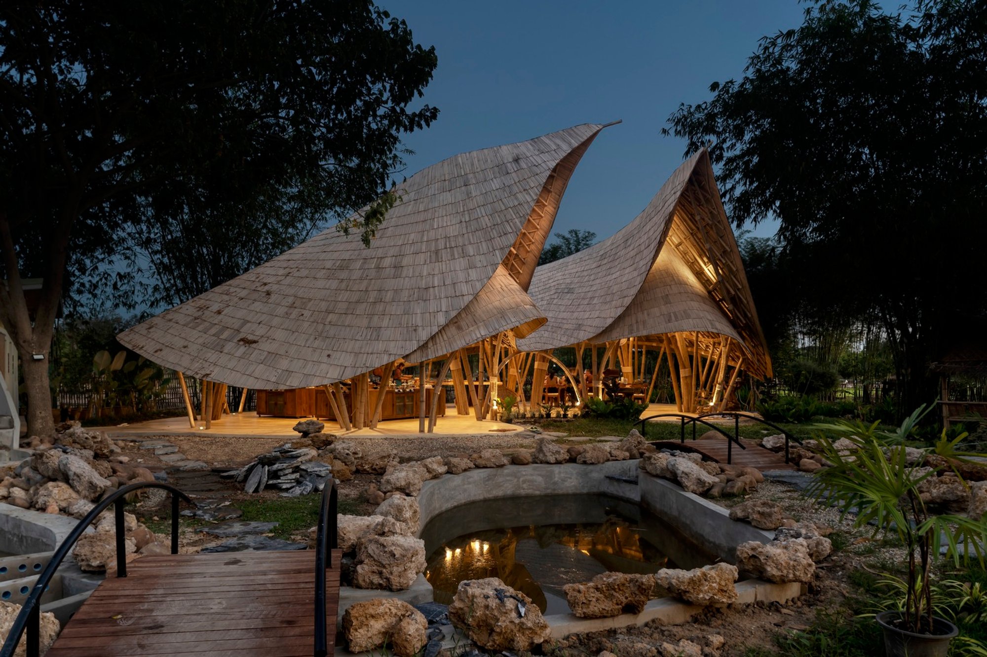 Sustainable Bamboo Architecture: The Bull Cooking School by Chiangmai Life Architects