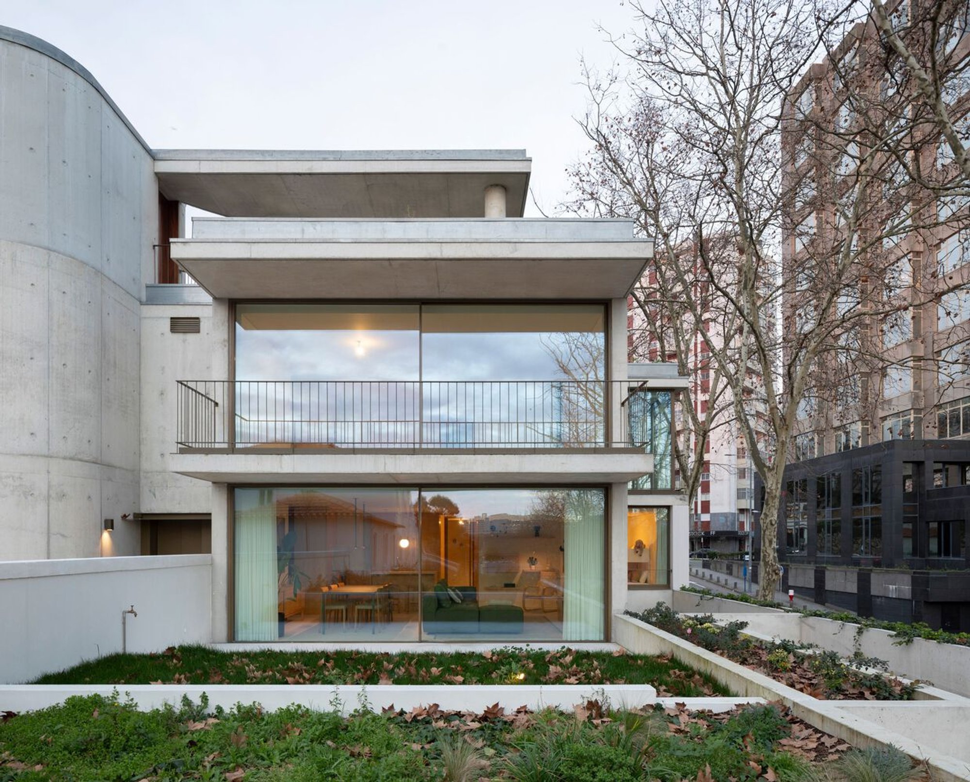 Terraced Housing Architecture: The DPV Residential Building by Adriano Pimenta