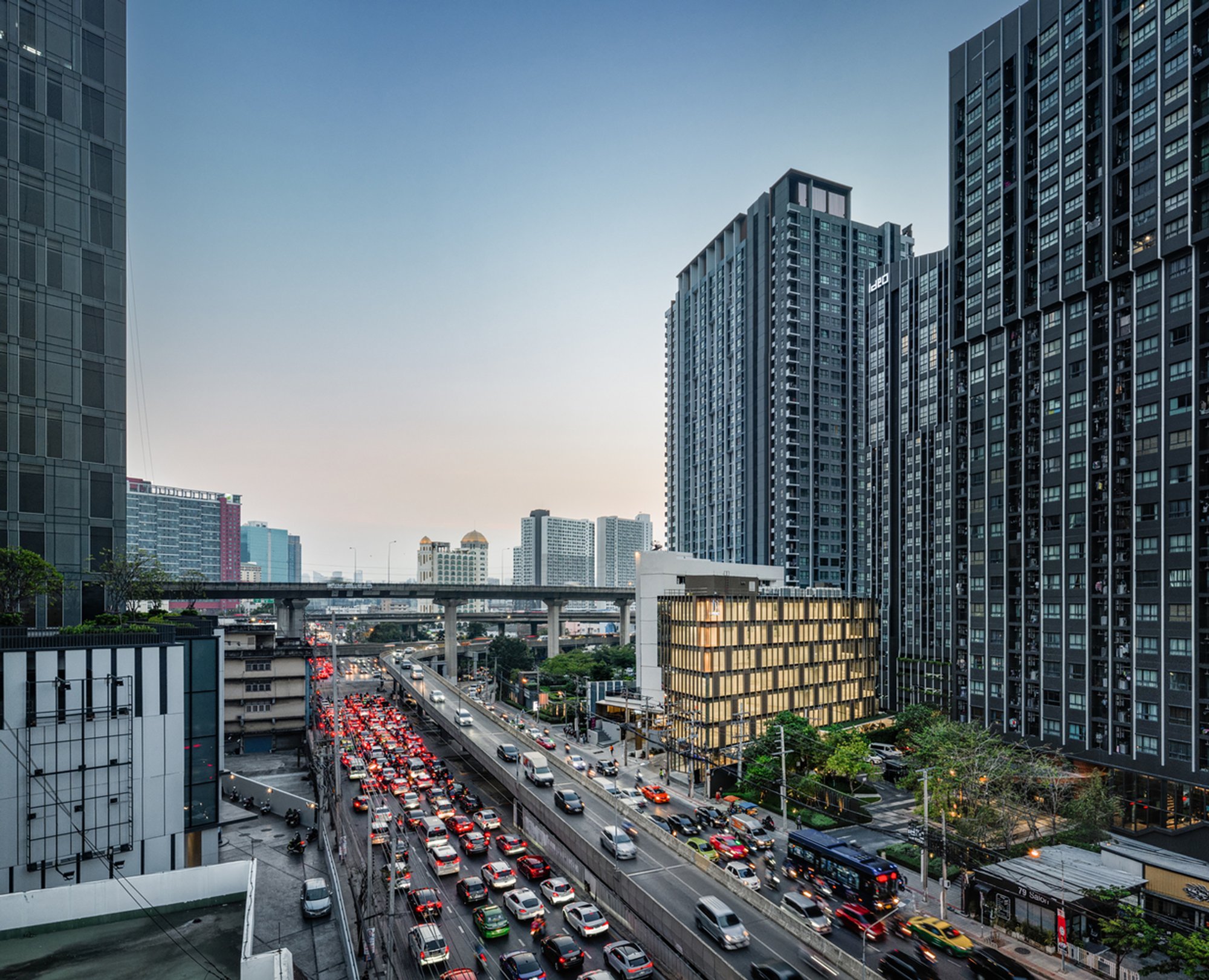 Sustainable Office Building Design in Bangkok: A Look at the Ritratana Office Building by Urban Praxis