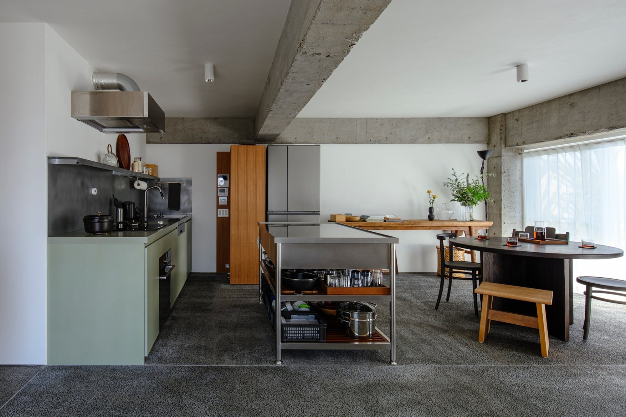 Sensory-Focused Apartment Renovation in Japan: Rediscovering Comfort with Buttondesign