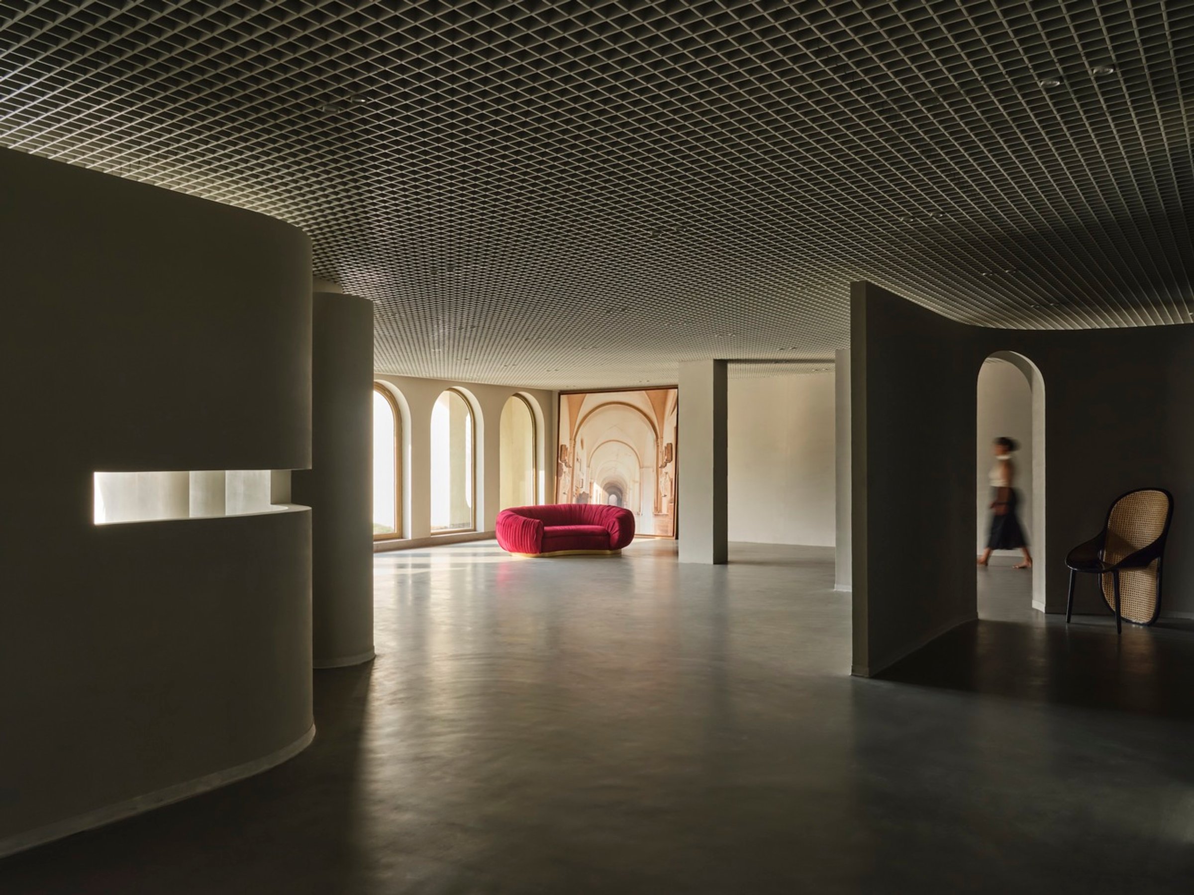 Experiential Retail Design: Transforming Spaces at IDUS Furniture Showroom