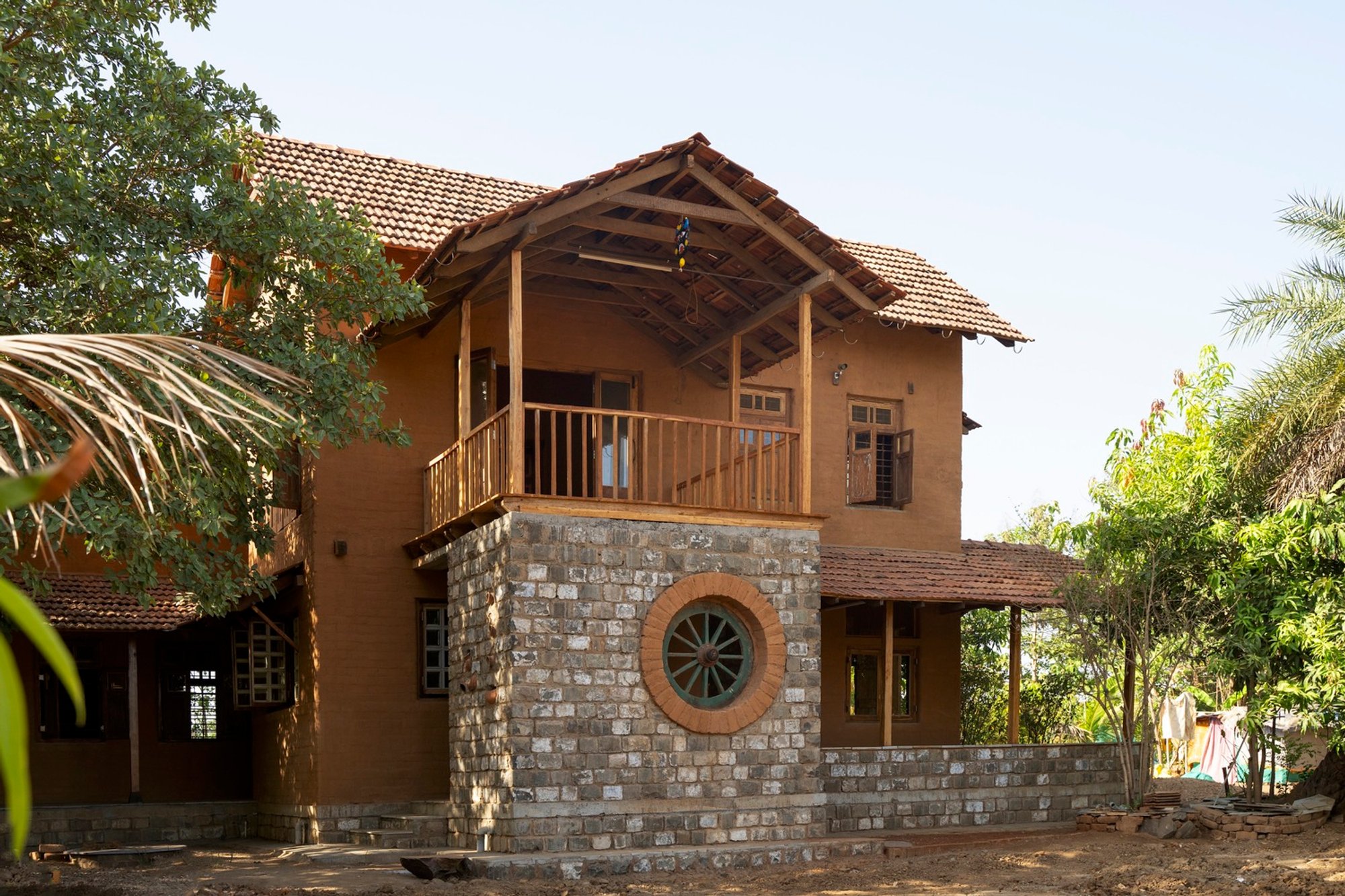 House of Reclaimed Gold: A Testament to Eco-Sensitive Architecture