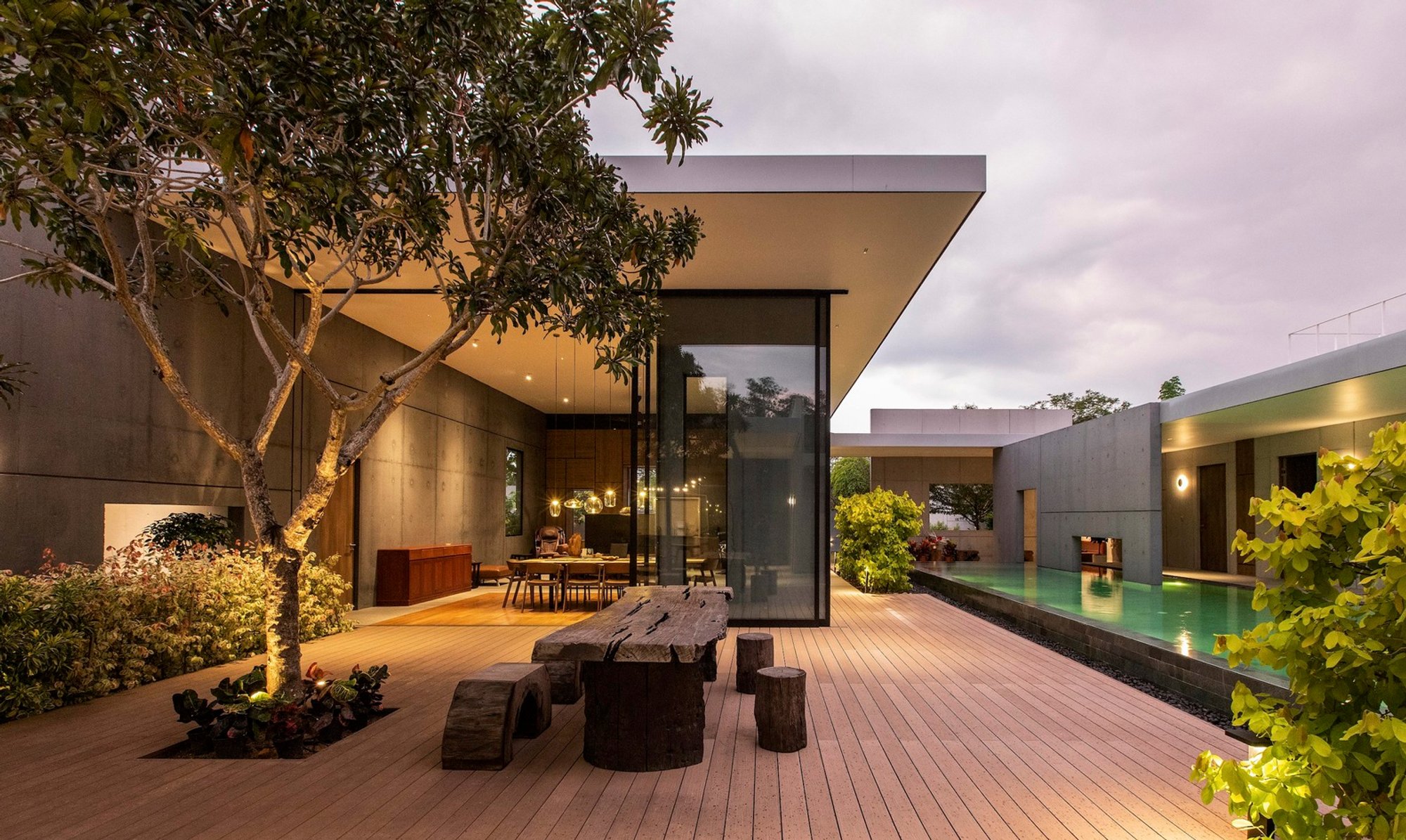 Nature-Integrated Architecture: Unveiling the Borderless House by FORMZERO