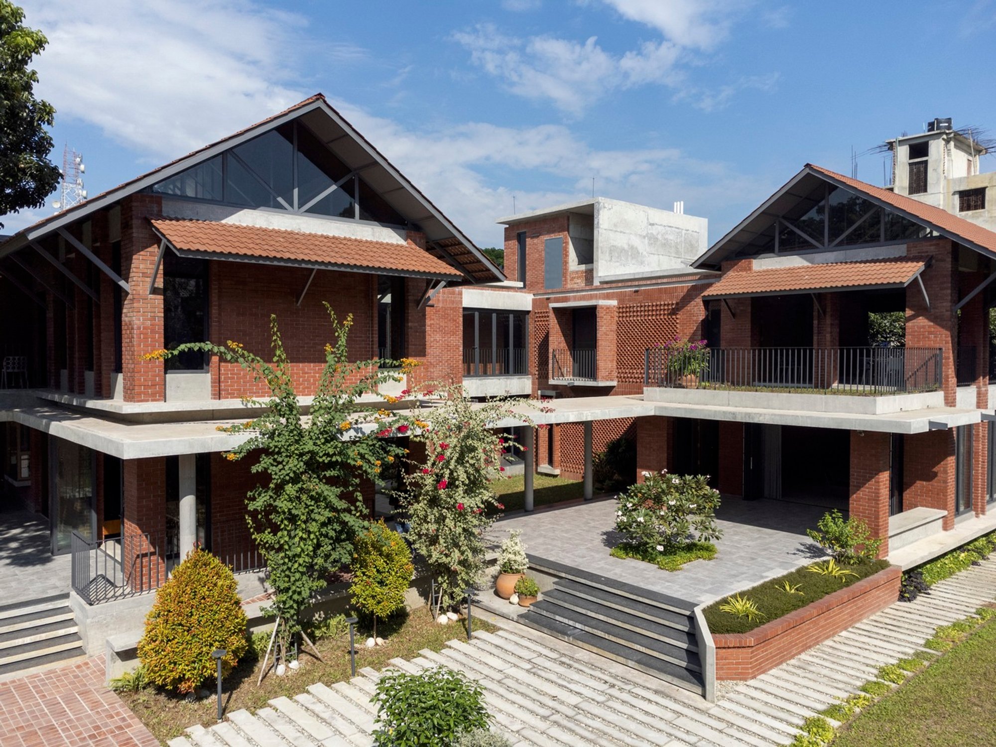 Maayer Anchol Residence: A Modern Interpretation of Traditional Village Home Design