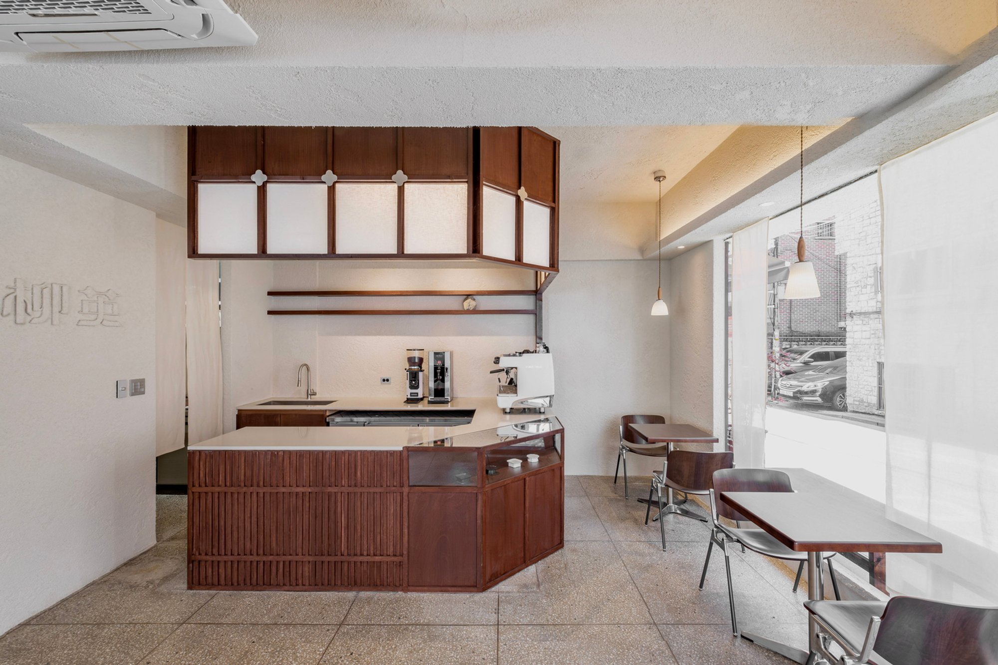 Japanese Dessert Cafe Design: Embracing Kyoto's Tranquility in "UYOUNG Cafe"
