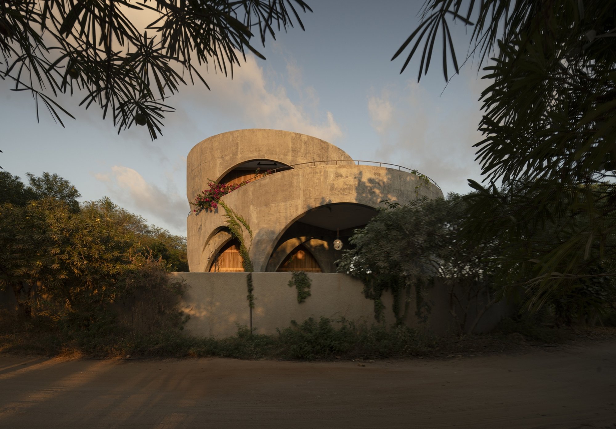 Eco-Friendly Coastal Home Design: Unveiling Toro House by Estudio Carroll