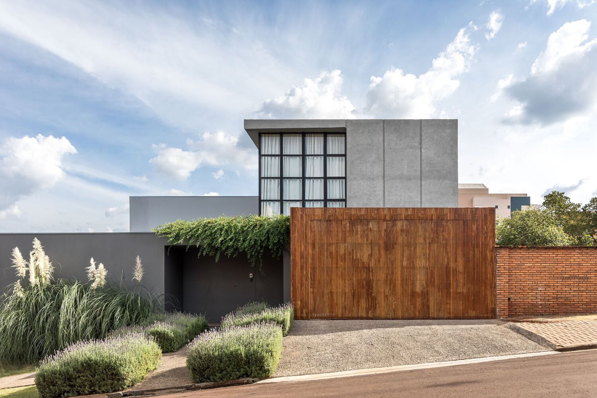 Modern House Renovation Ideas: Transforming the Primavera House