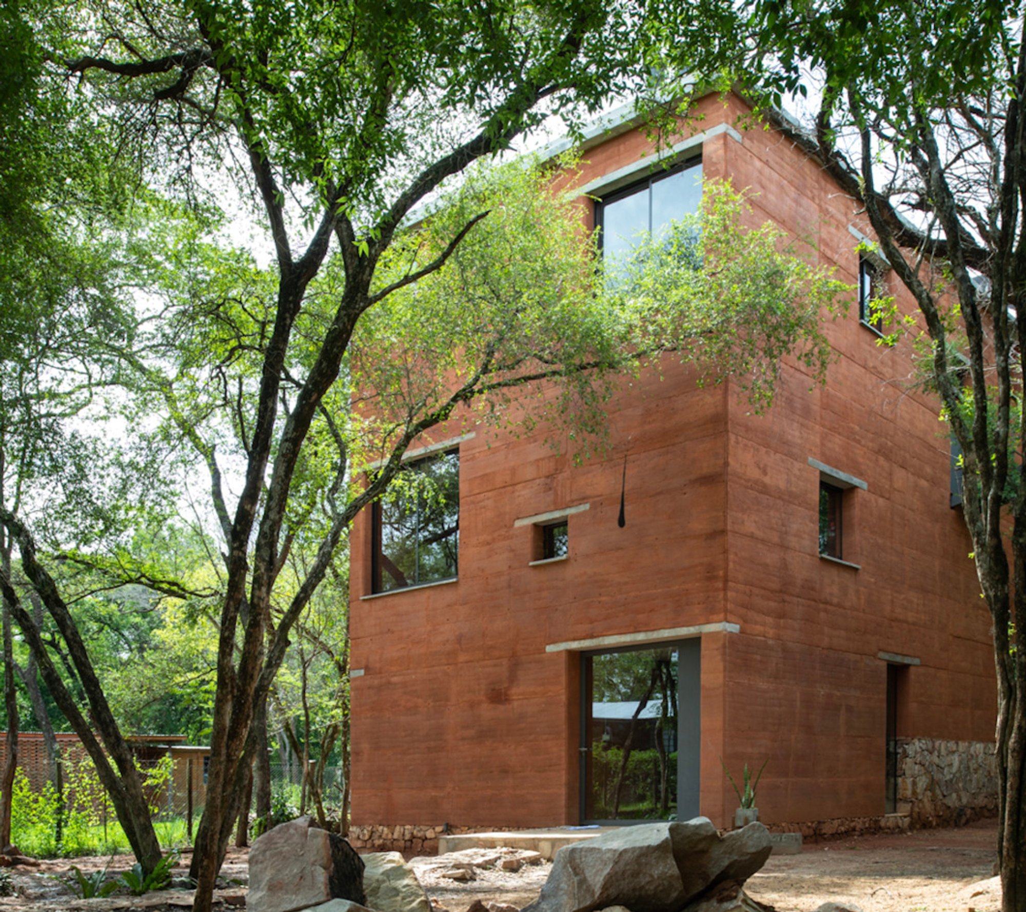 Eco-Friendly Forest Home Design: Unveiling Mirikina House by José Cubilla