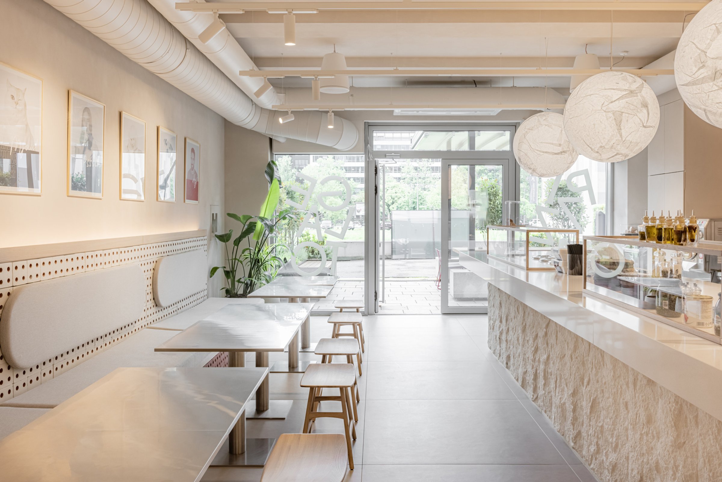 Compact Restaurant Design in Belgrade: A Closer Look at MIG by Studio Fluid
