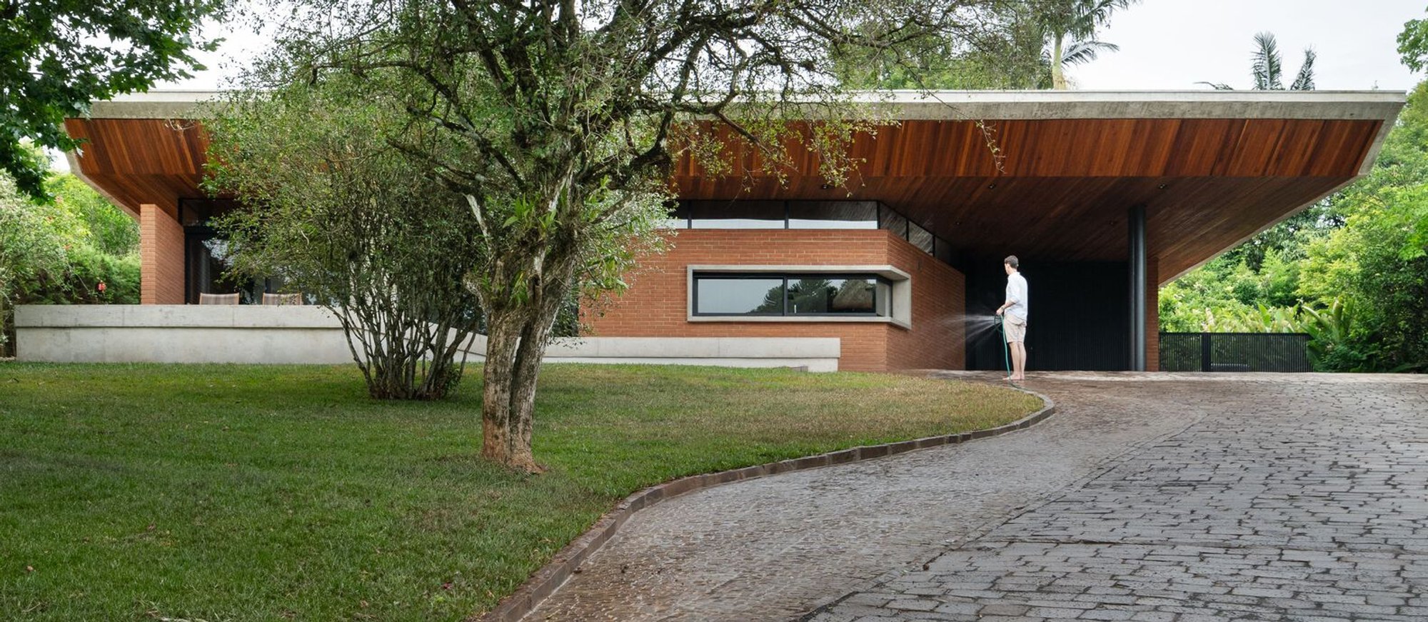 Discovering Modern Brazilian Architecture: A Look at Tesche House