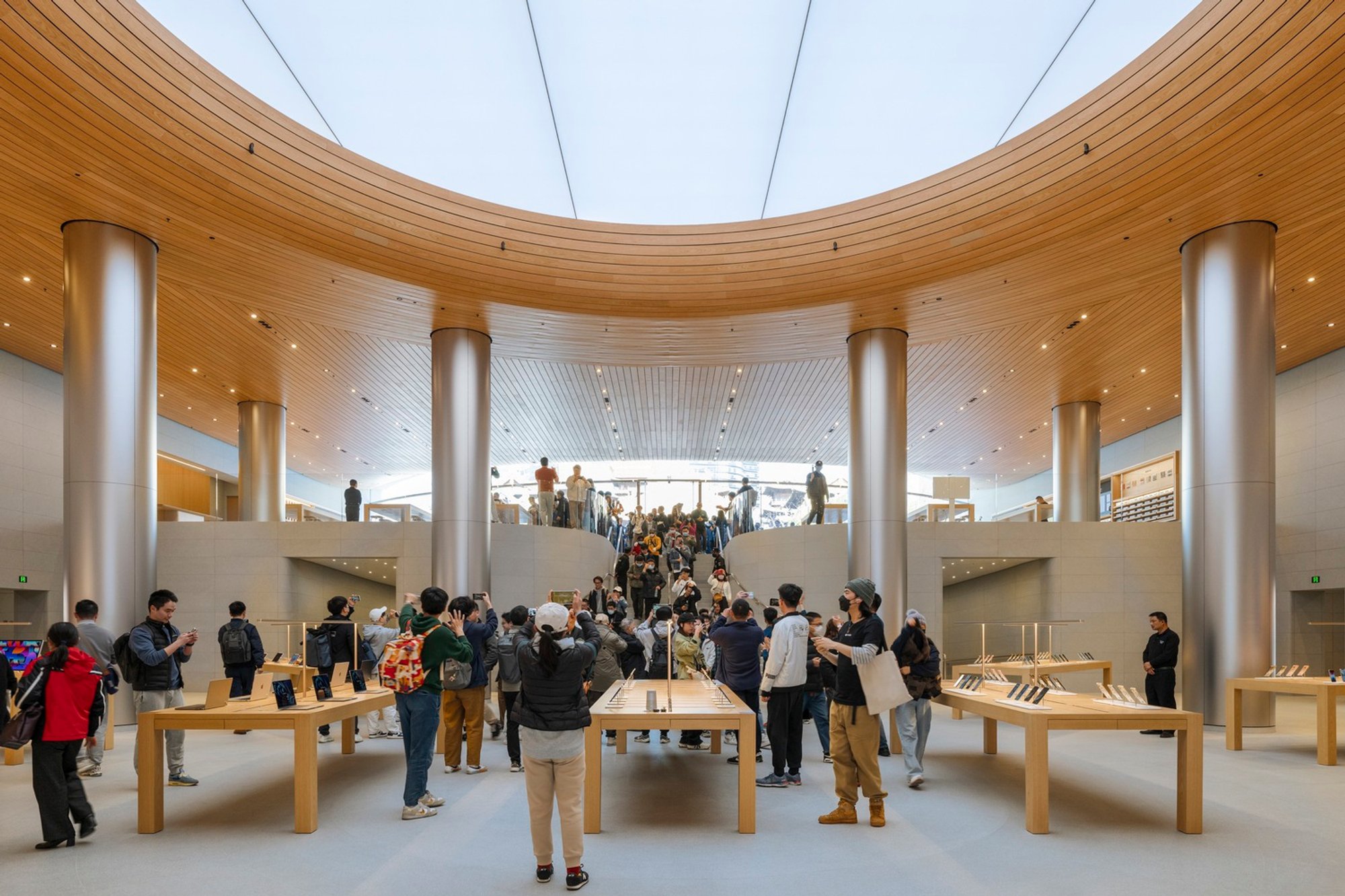Reimagining Public Spaces: Apple Store Jing'an and Its Innovative Urban Plaza Design