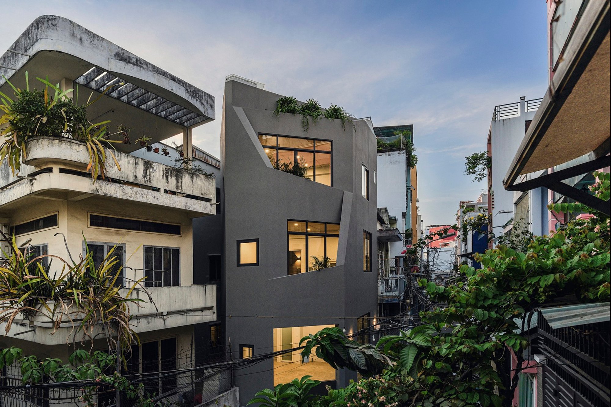 Innovative Urban Architecture: The Cornerstone House by ROOM+ Design & Build