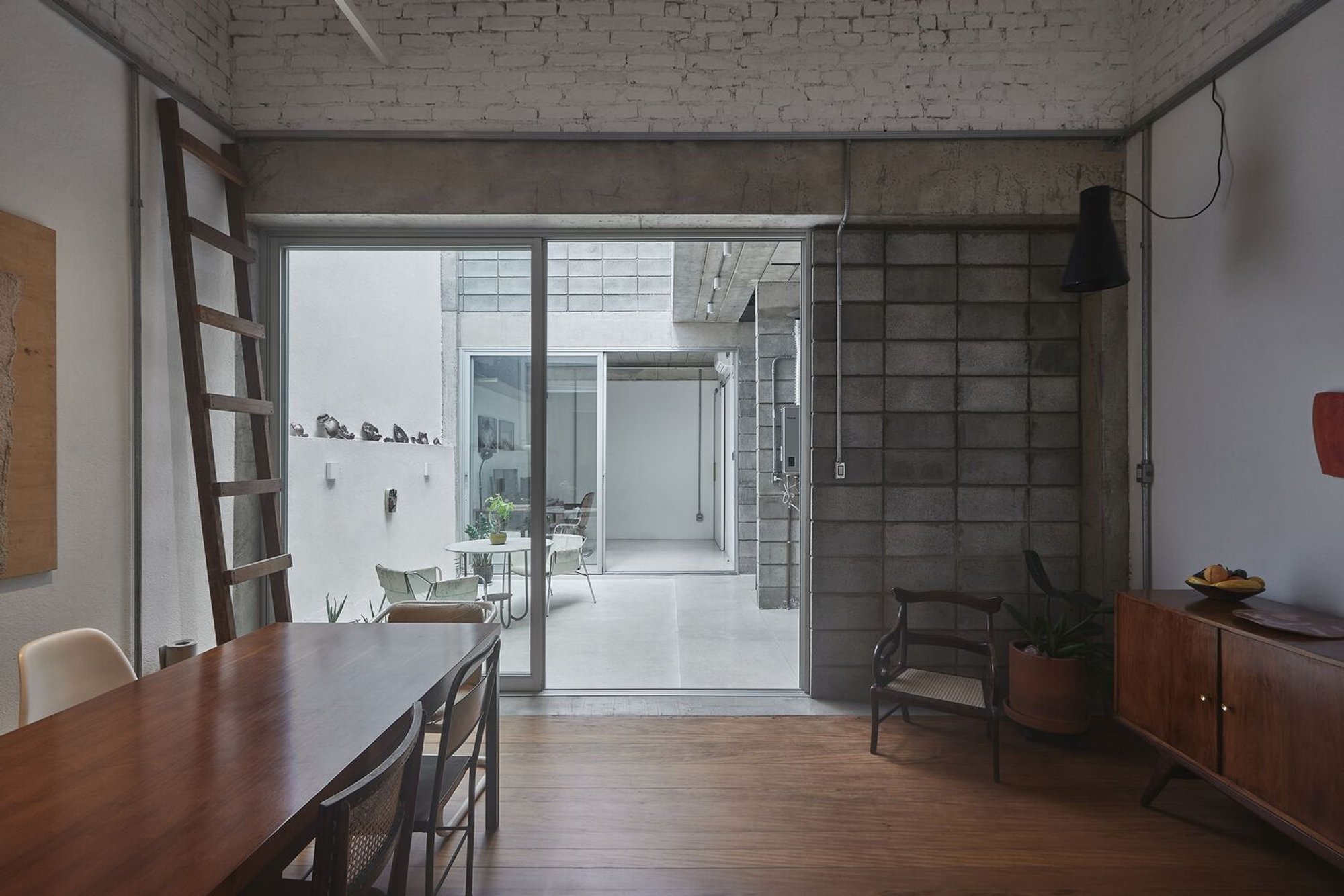 Redefining Urban Residential Architecture: A Look at House in Barra Funda