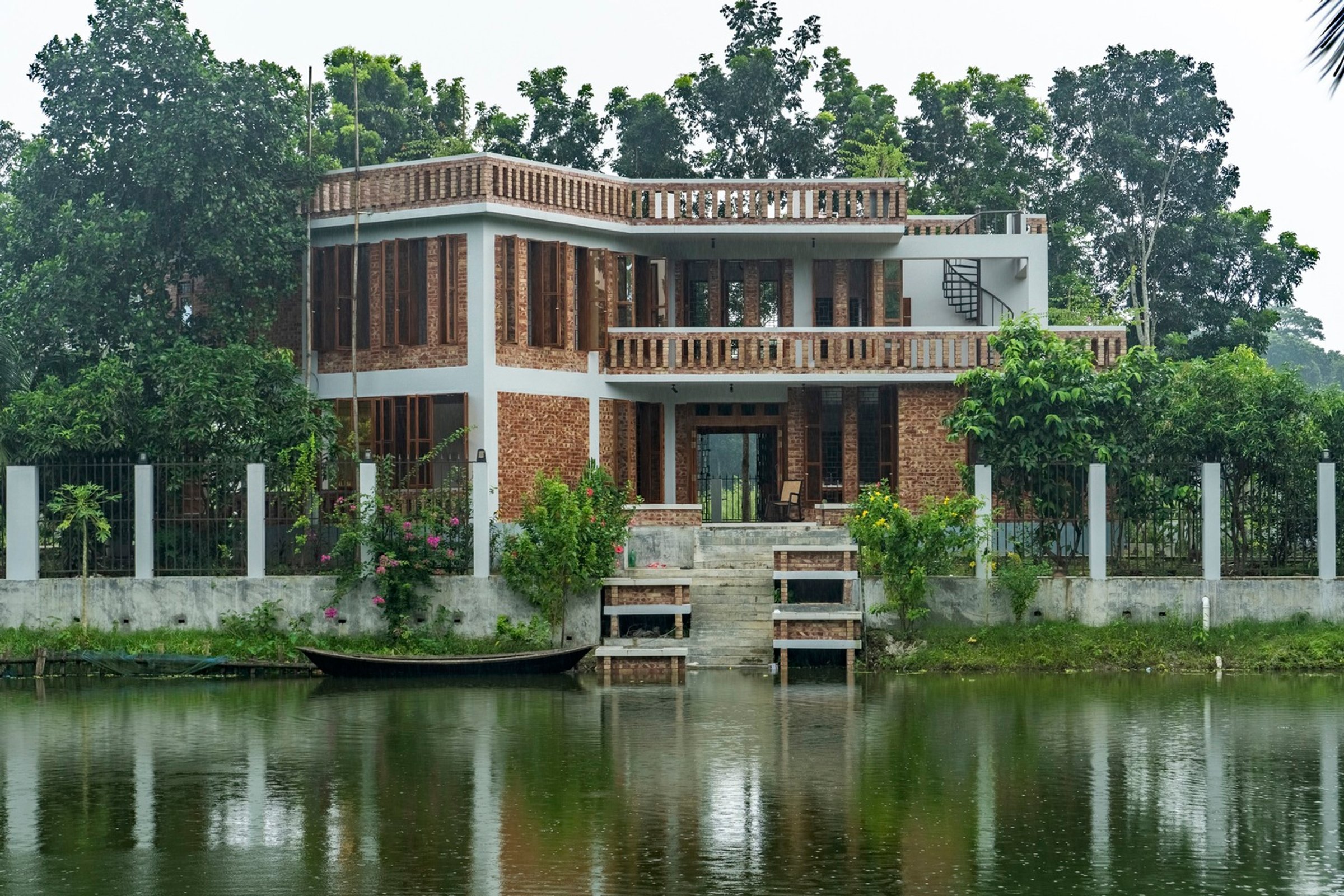 Traditional Bengali Architecture: A Modern Interpretation at Hawladar House
