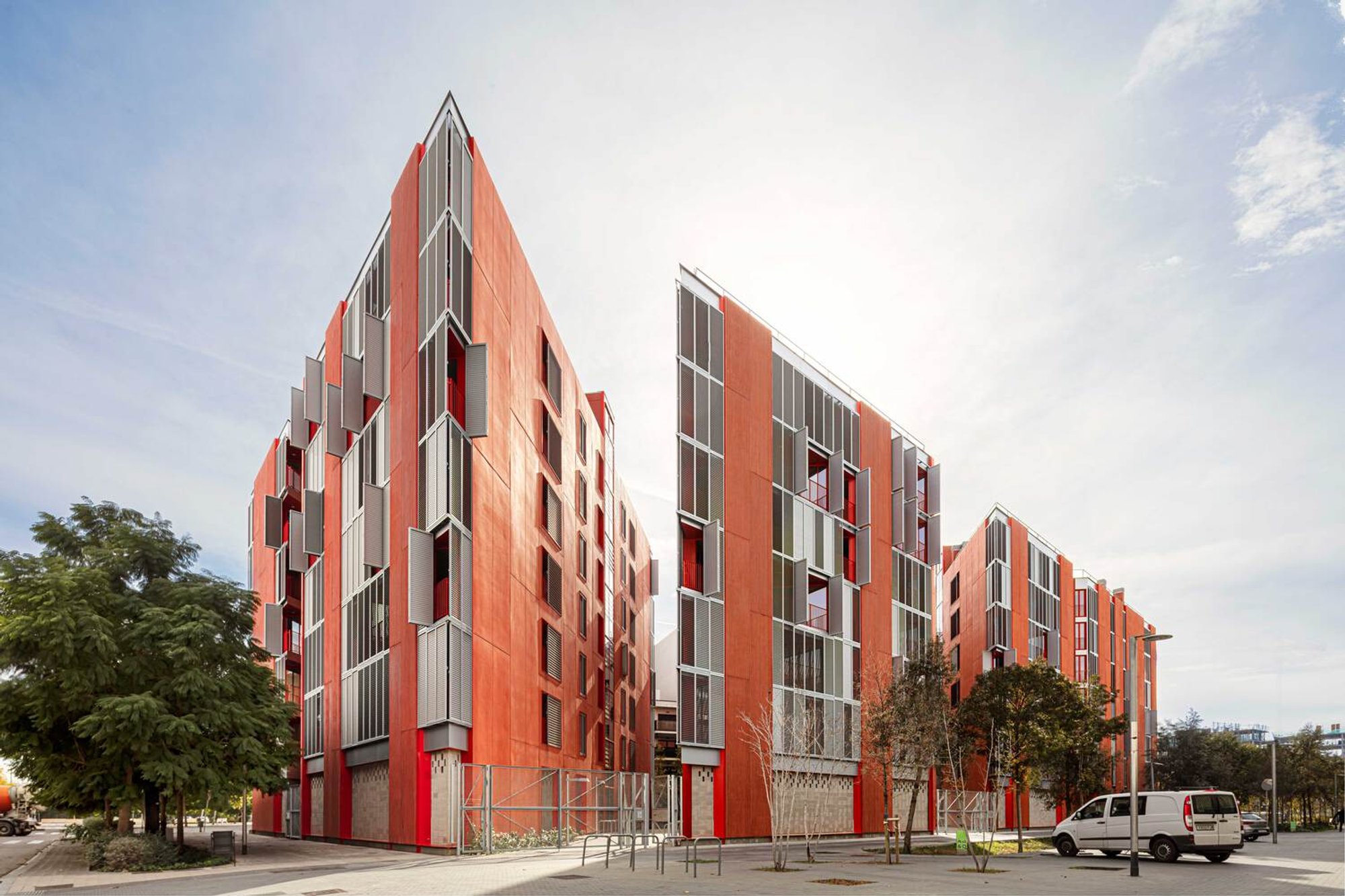Sustainable Urban Housing: Innovation at the Marina del Prat Vermell