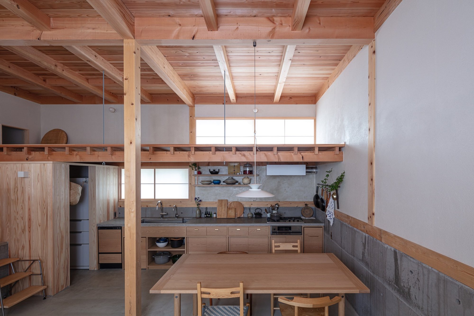 Blending Commerce and Comfort: House in Shirsagi's Modern Home with Integrated Store Design