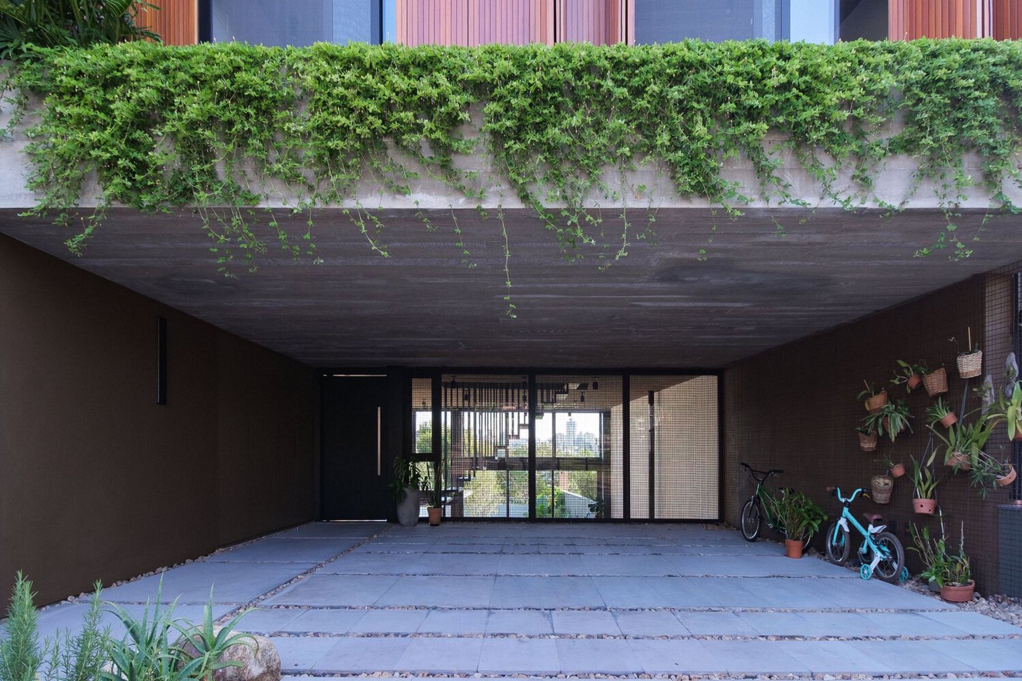 Sustainable Architecture in Porto Alegre: A Closer Look at Flor House by Stemmer Rodrigues Arquitetura
