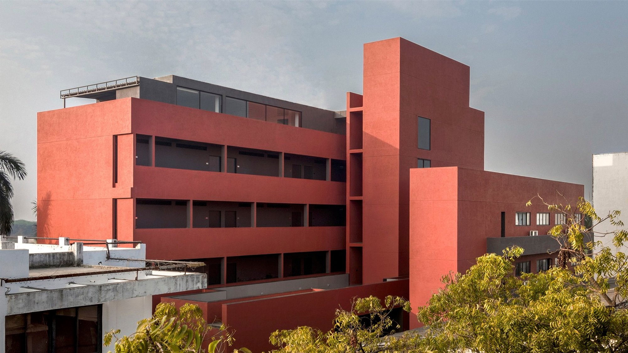 Coastal Hotel Design in India: An Architectural Review of Red Vessel Hotel by ROOMOOR
