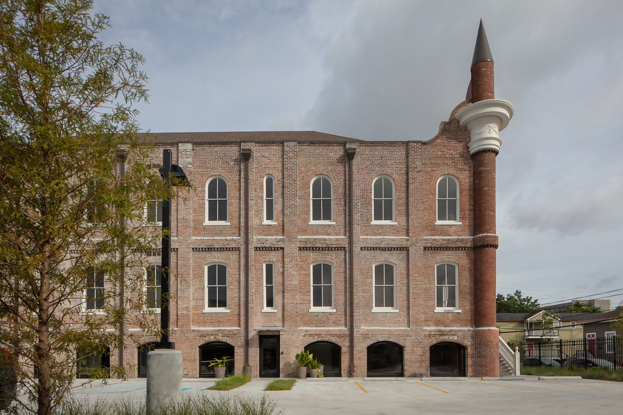 Transforming History: Adaptive Reuse Architecture at The Schoolhouse / Rome Office