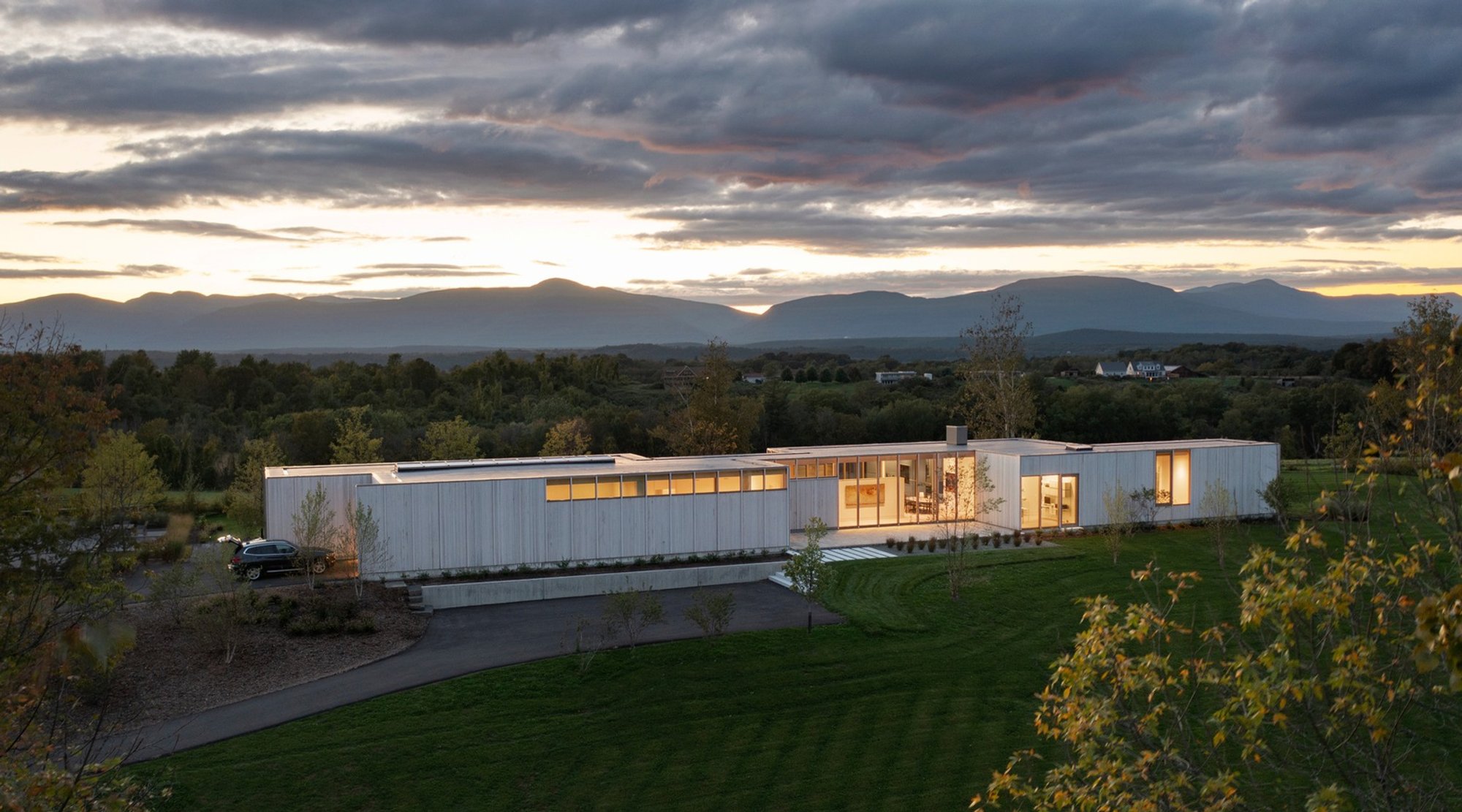 Discover Luxury Homes in Hudson Valley: A Tour of Hudson Valley Residence by HGX