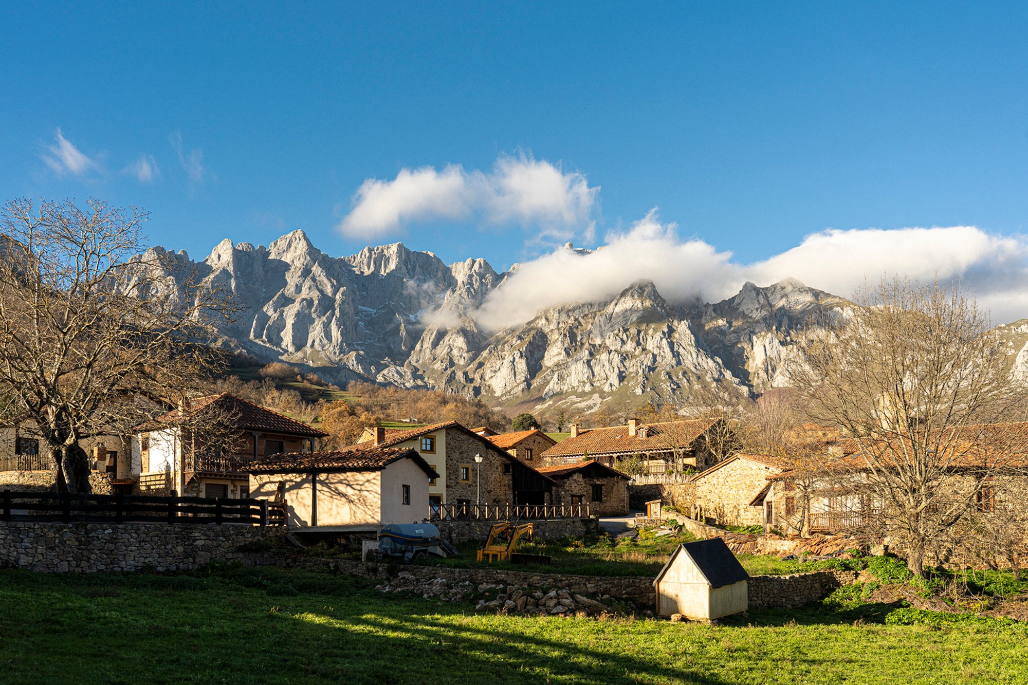 Reviving Heritage: Renovated Historical Homes in Spain - A Case Study of Luarna House by A1 Arquitectos