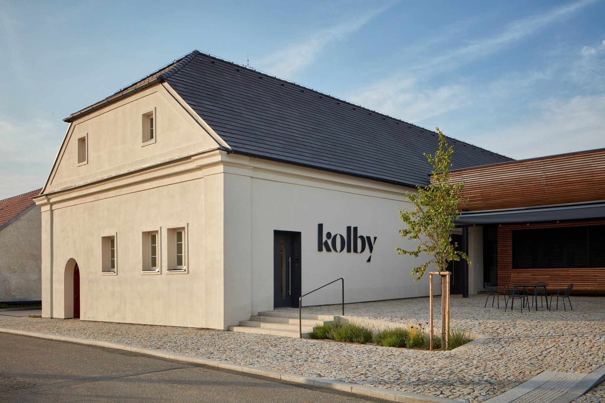 Sustainable Winery Design: Unifying Tradition and Modernity at Kolby Winery / ORA