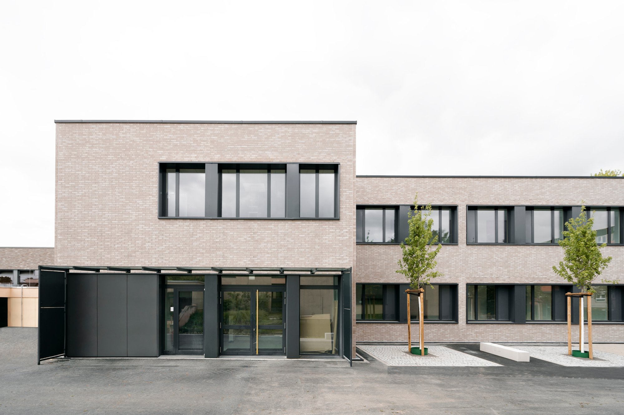 Introduction to Modular School Building Design: A Case Study in Lindweiler