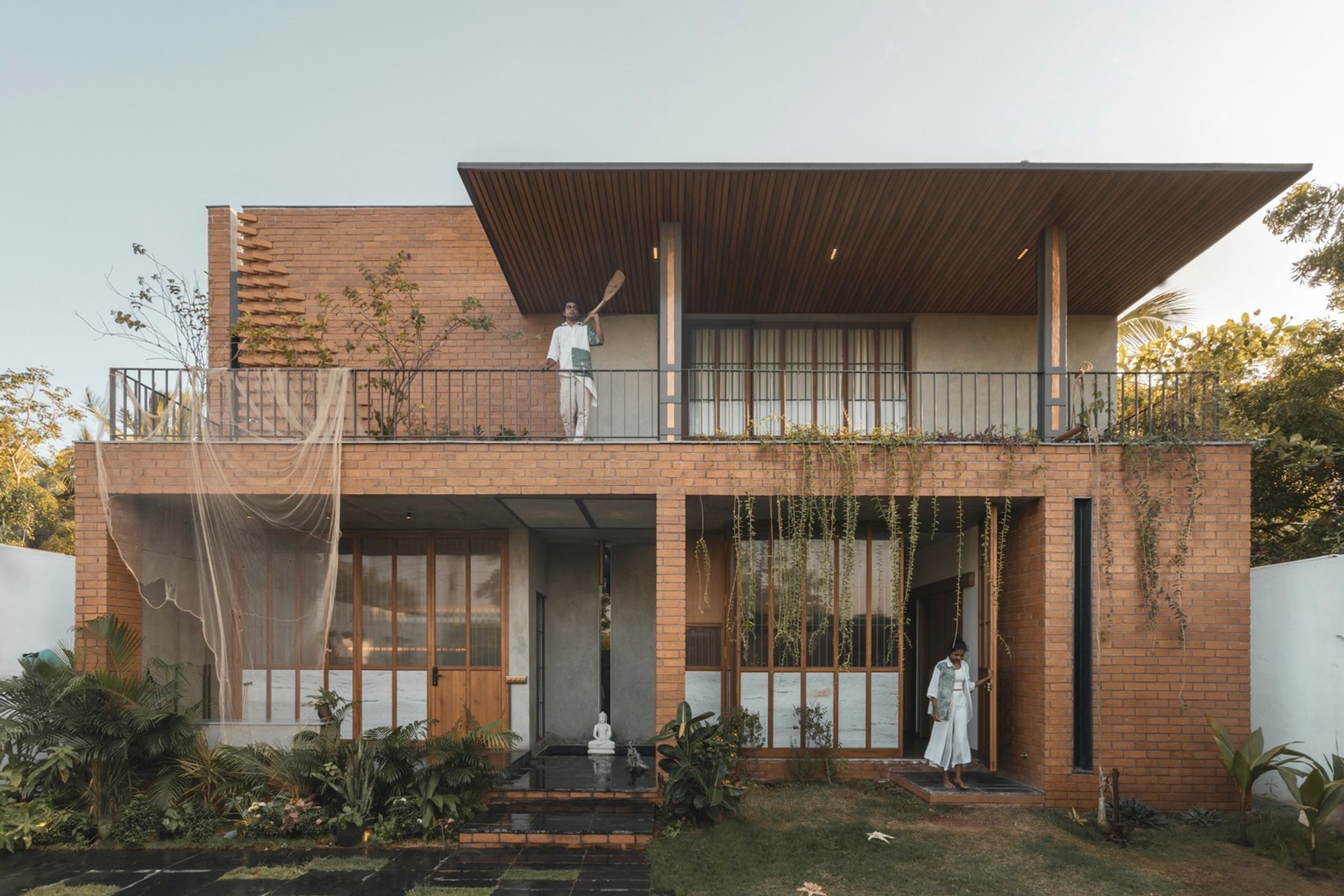 Coastal Home Design in India: Billy O’Tea House by STO.M.P