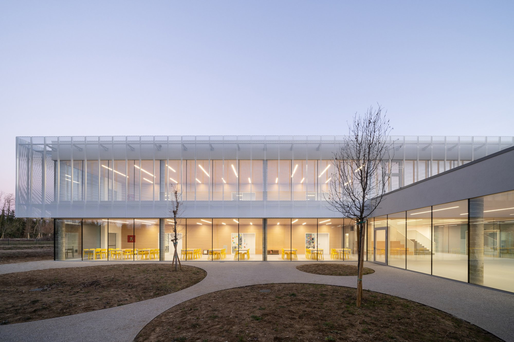 Middle School by Artico Fracassi + Marco Zito: A Beacon of Innovative School Architecture