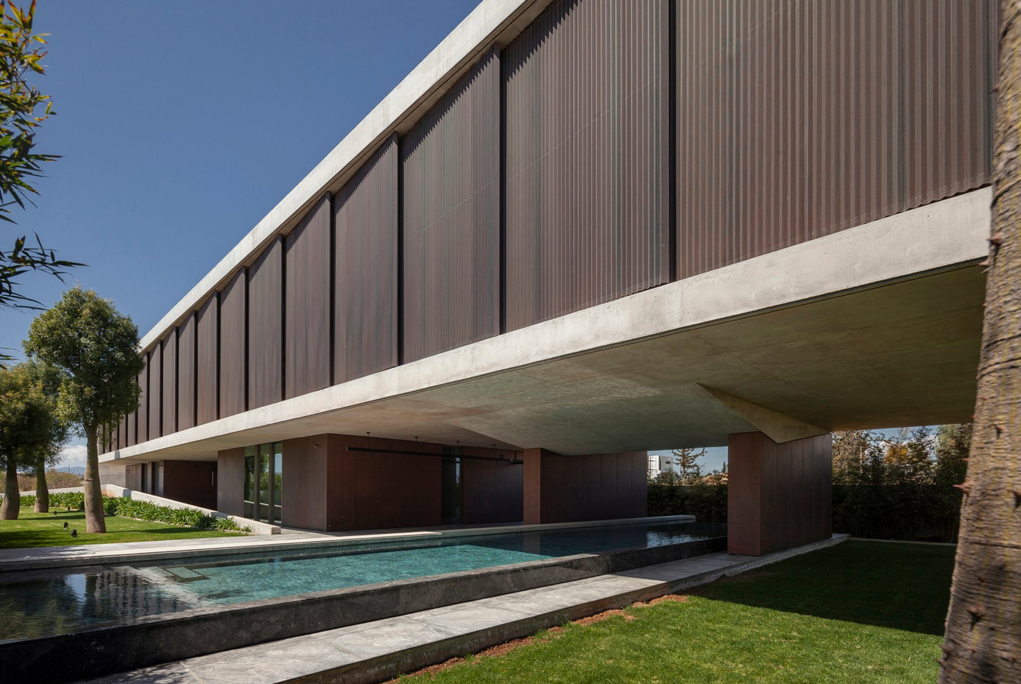 Modern Minimalist Architecture in Cyprus: Unveiling Residence 222 by Eraclis Papachristou Architects