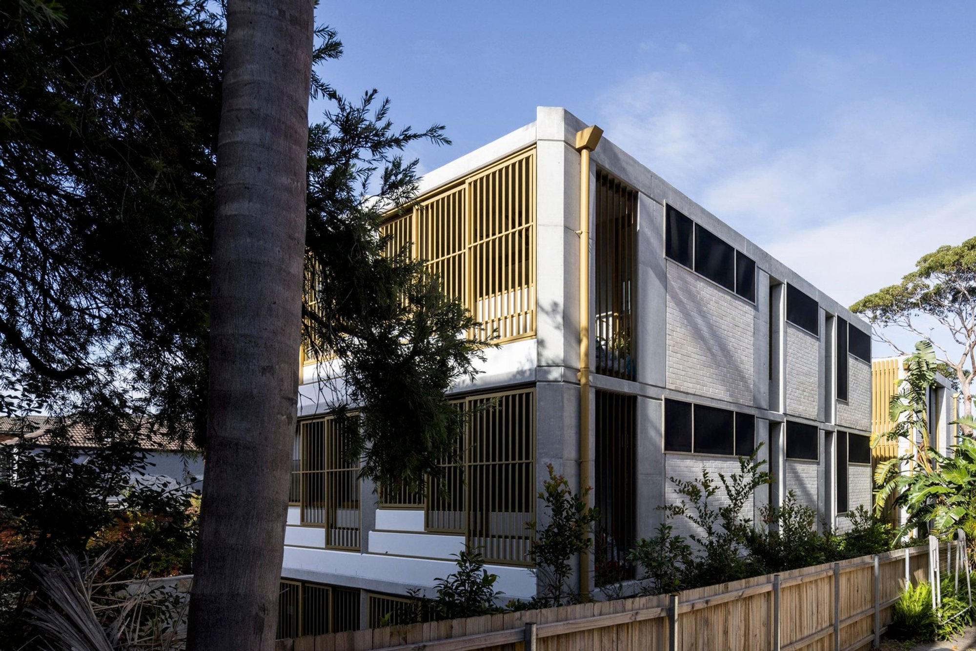 Coastal Urban Architecture in Australia: Exploring Bangalay Residences by A Vela Unvelum Architecture & Interiors