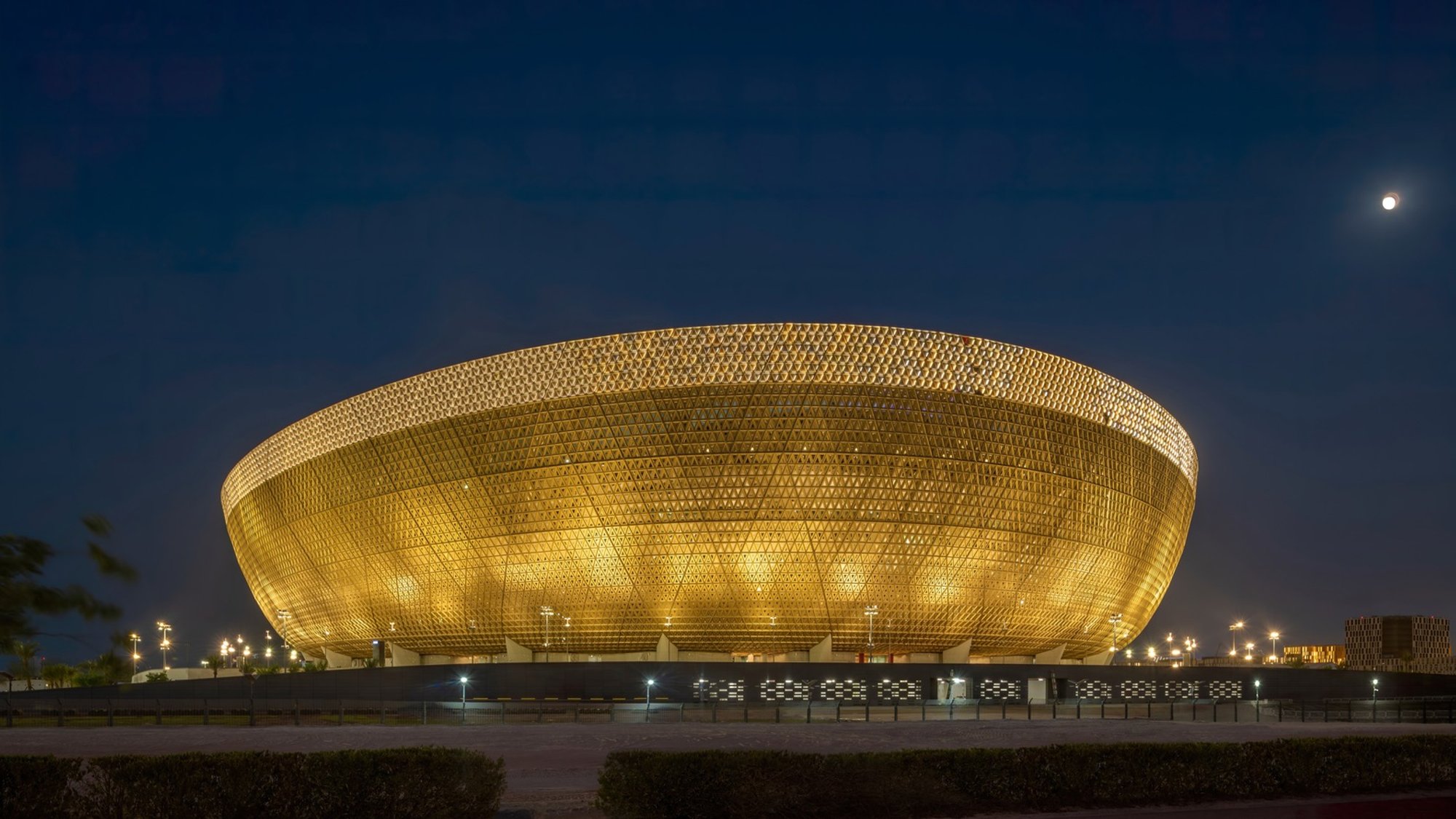 Innovative Sports Architecture: The Lusail FIFA Stadium by Foster + Partners