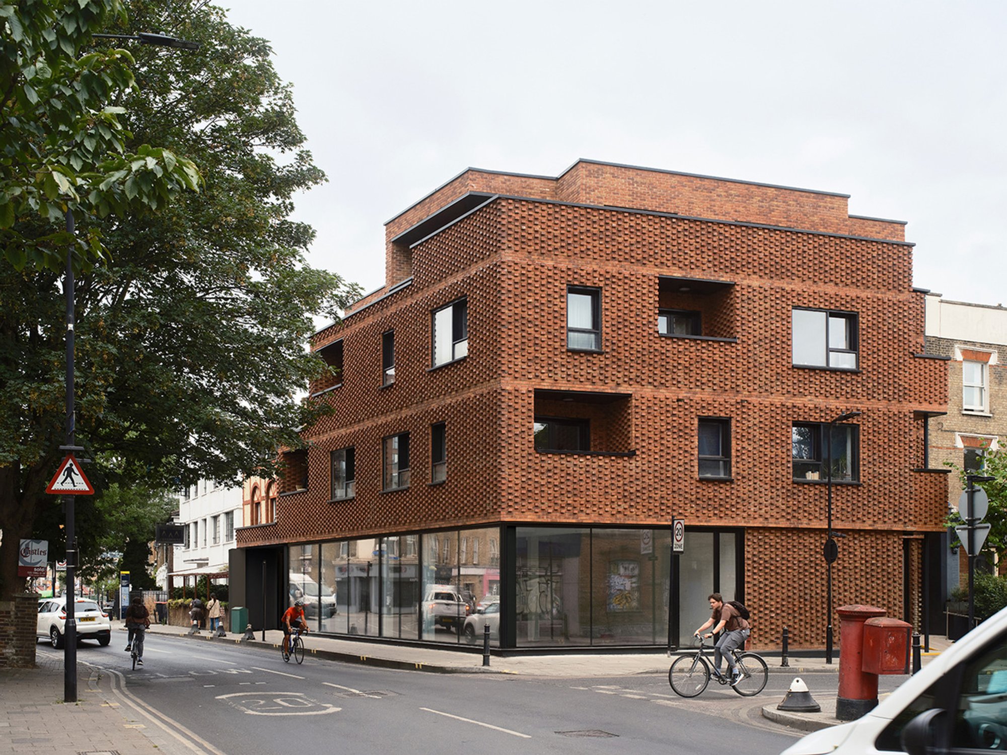 Community-Integrated Residential Architecture in London: A Closer Look at Dalston Lane by DROO Architects