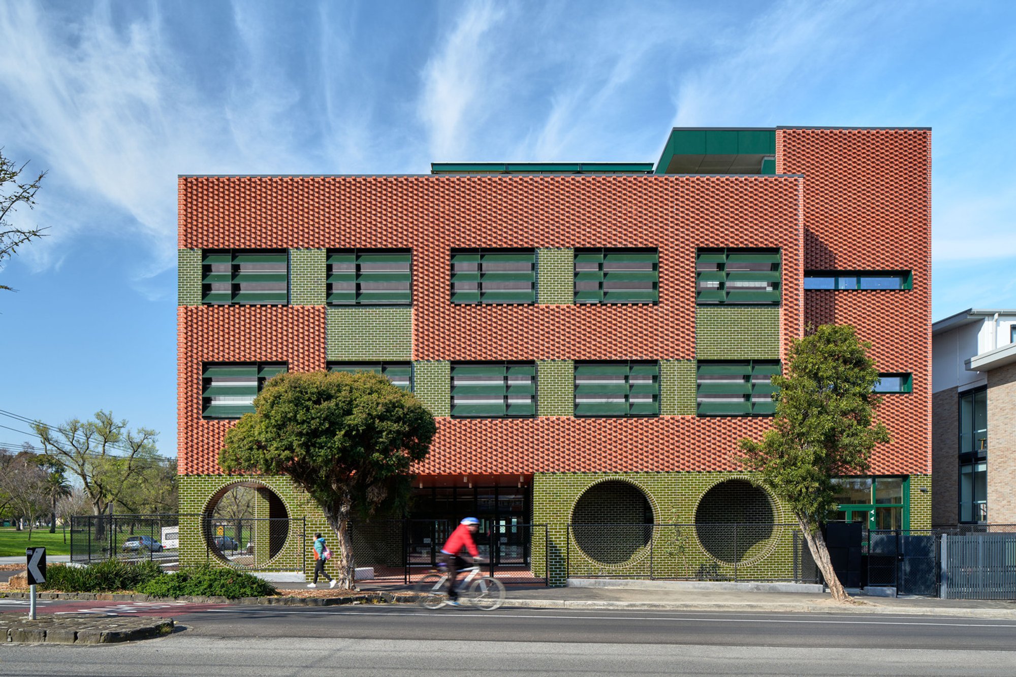 Sustainable School Architecture: Clifton Hill Primary School by Jackson Clements Burrows Architects