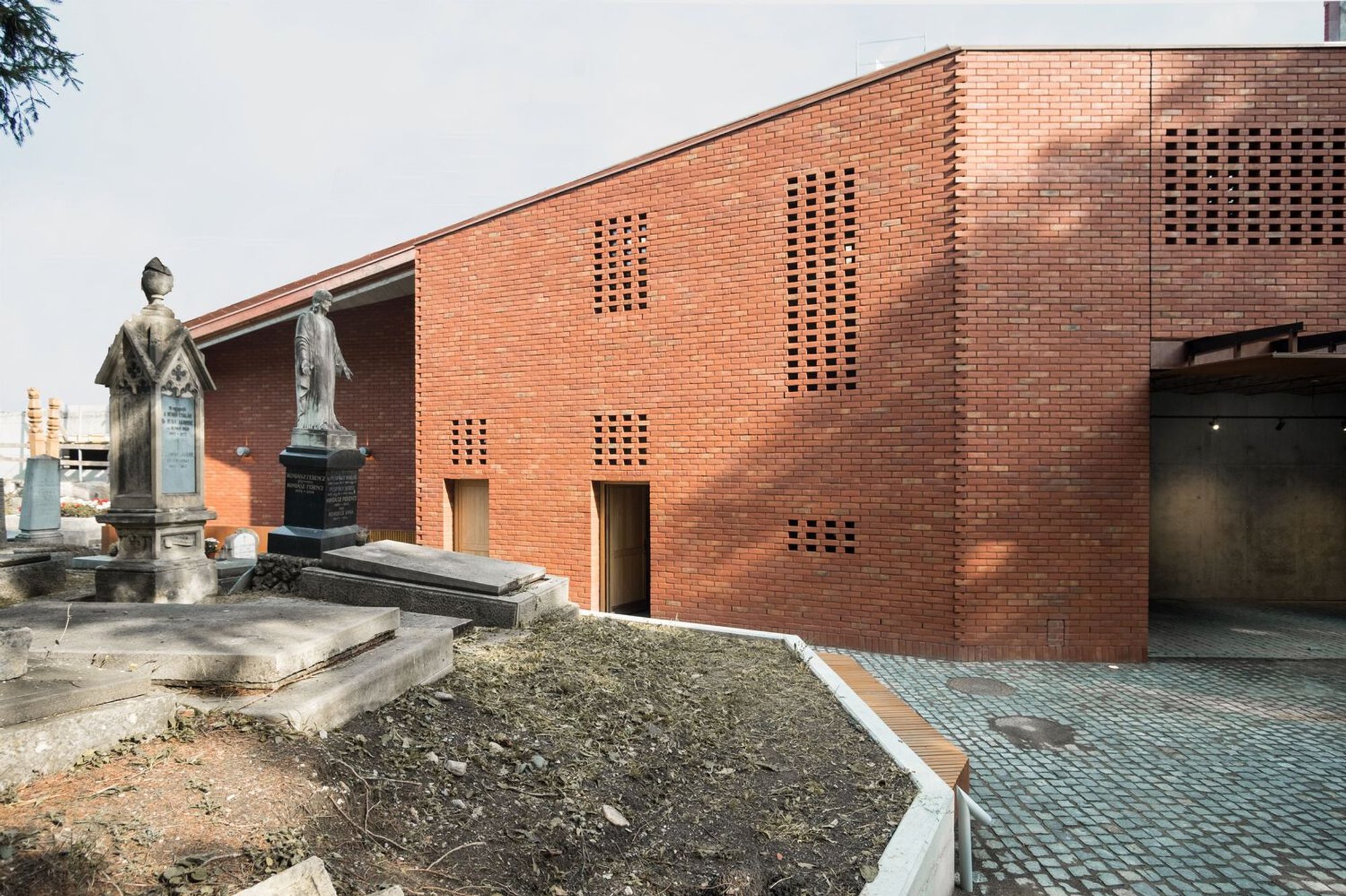 Sustainable Architecture: Redefining Modern Design Through Eco-Friendly Practices