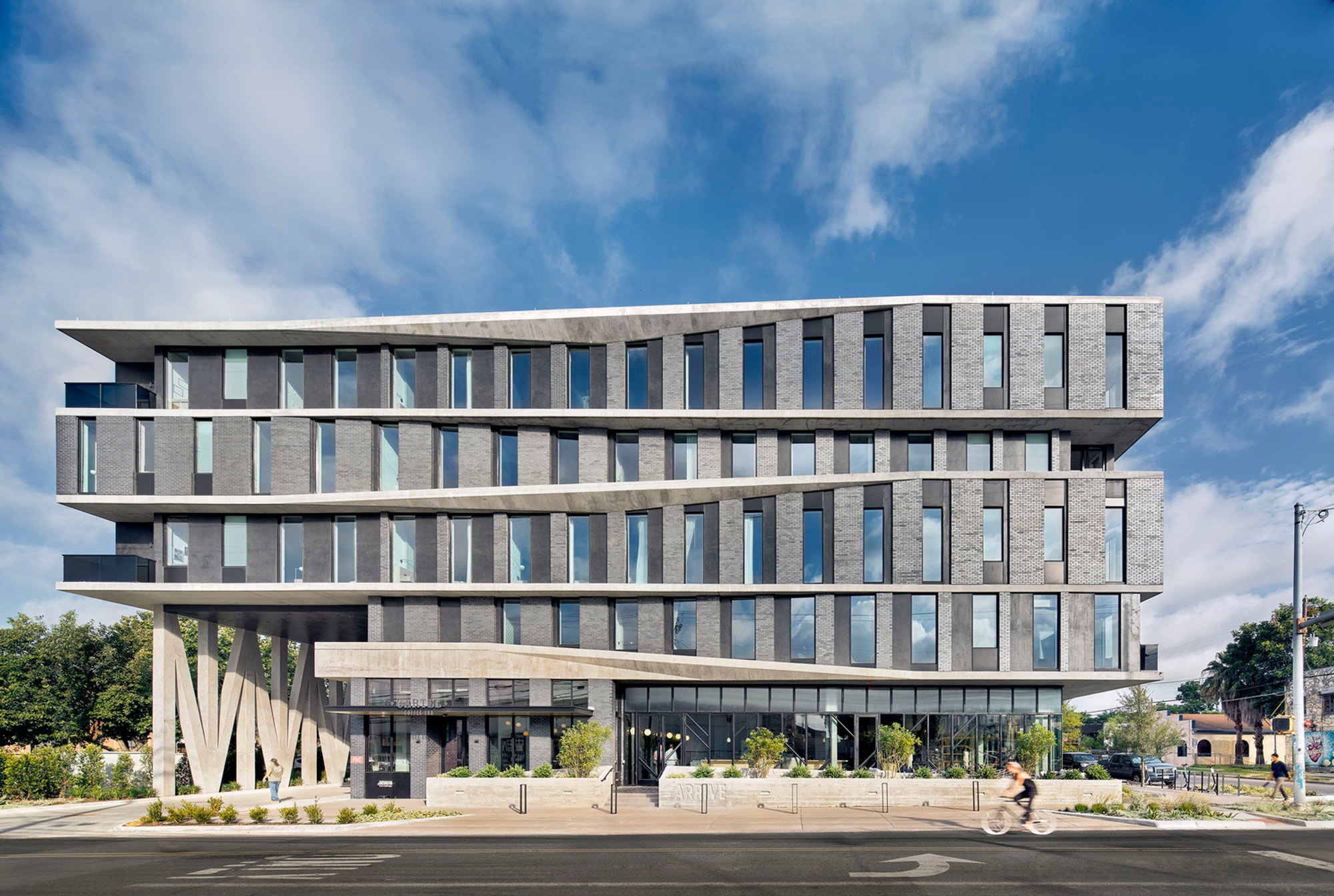 Integrated Hotel Design in East Austin: A Deep Dive into Arrive East Austin Hotel by Baldridge Architects