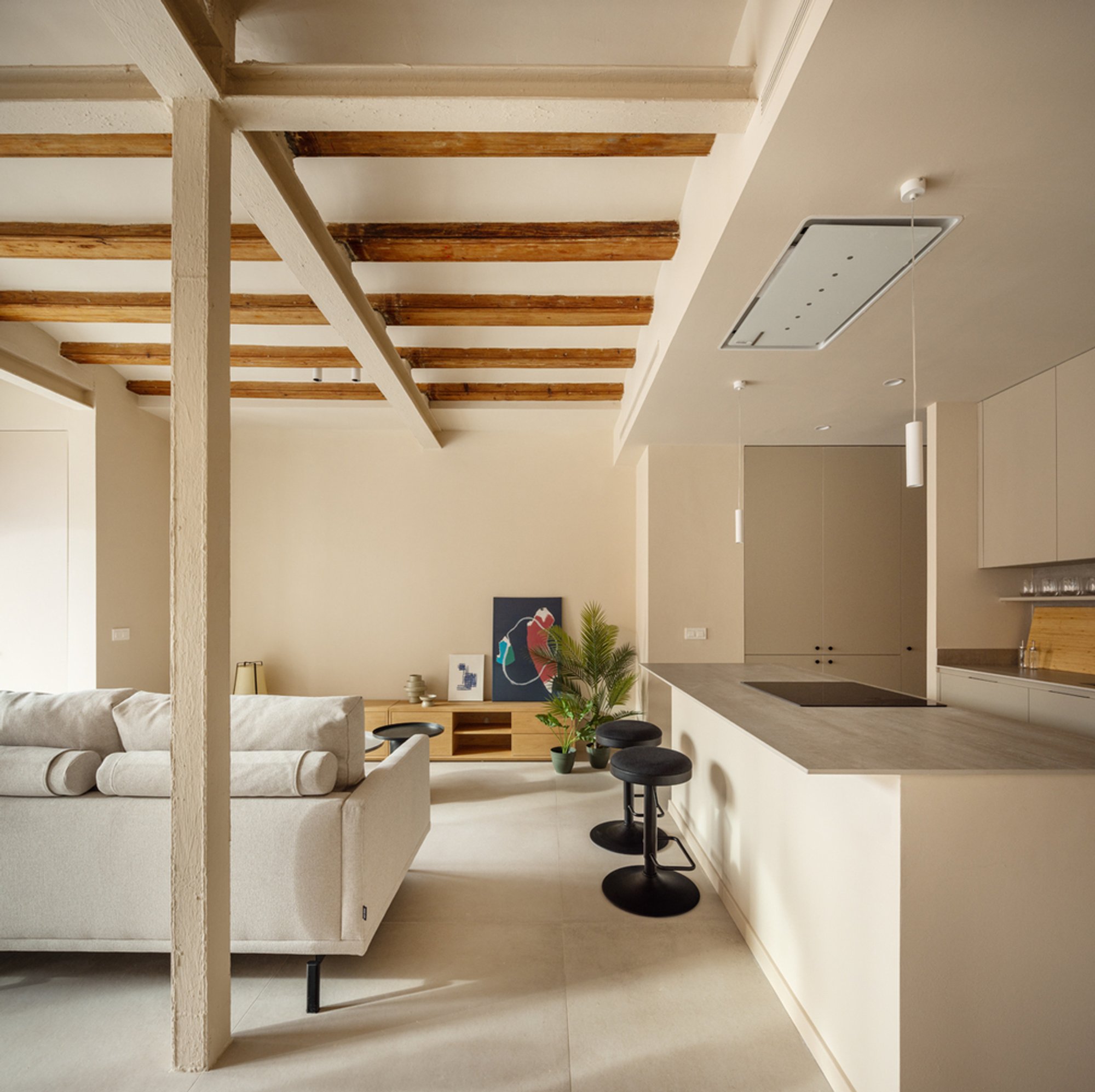 Urban Apartment Renovation in Barcelona: A Look at B67 Building’s Transformation
