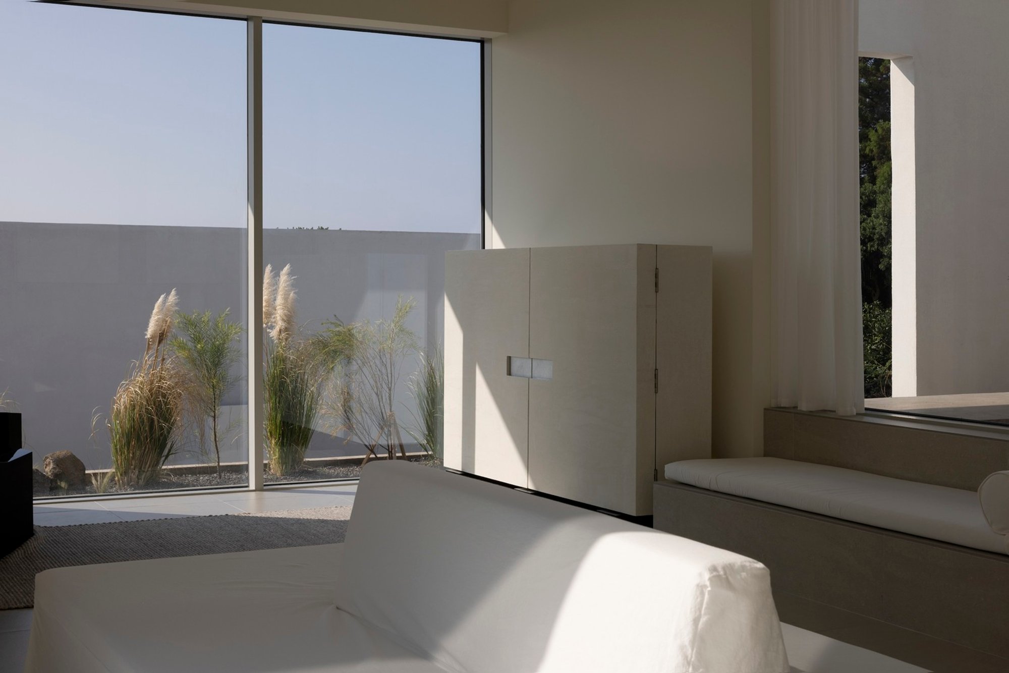 Nature-Inspired Architecture in Jeju: Exploring gongsaido Stay by ATMOROUND