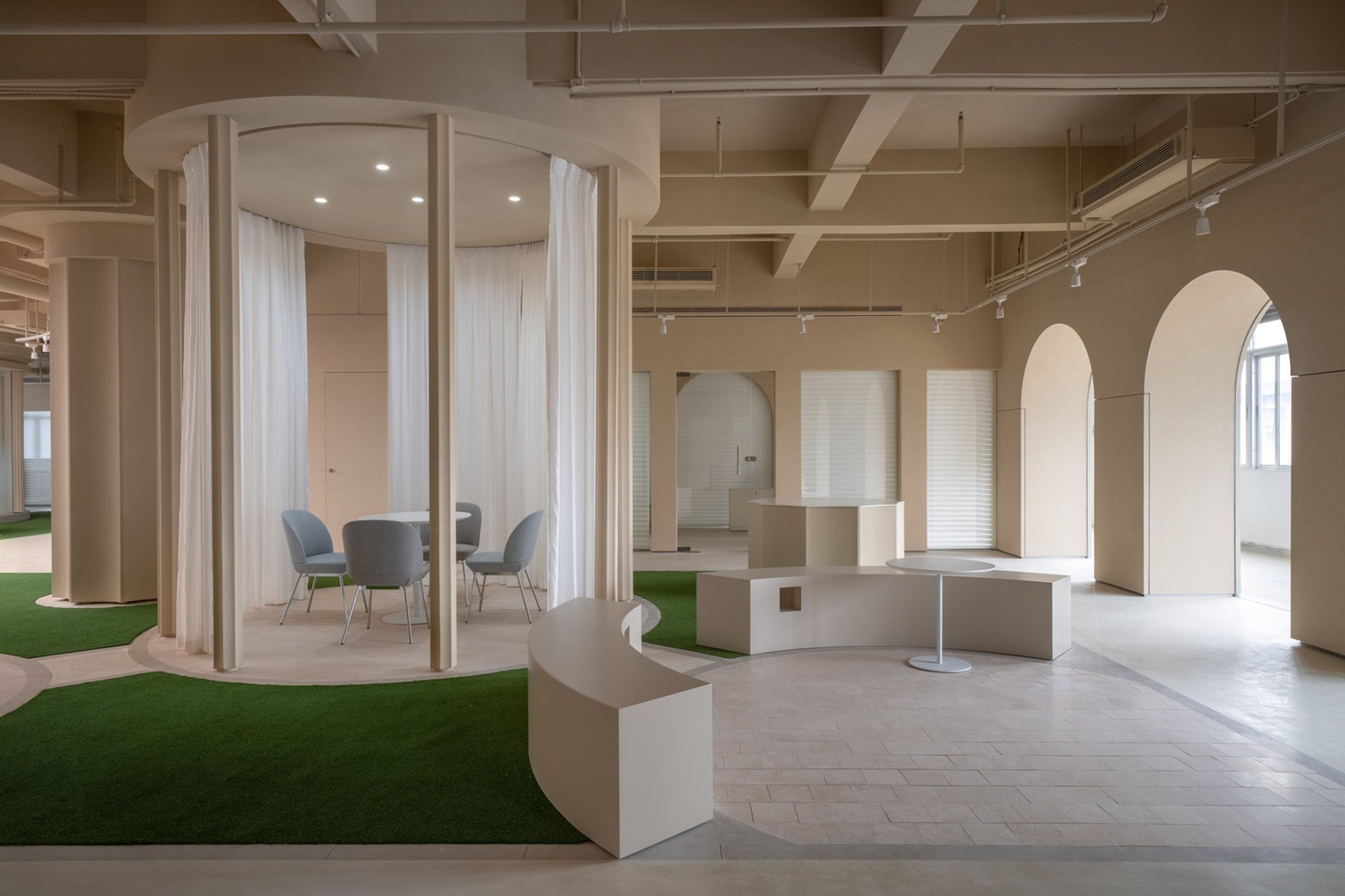 Biophilic Office Design: Revolutionizing Workspaces at Forward Group Headquarter Office by Studio 10