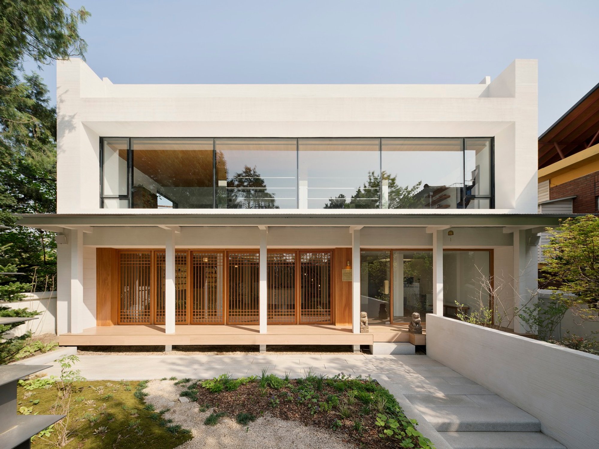 Exploring the Essence of Modern Korean Architecture at the Pyunkangyul Flagship Store