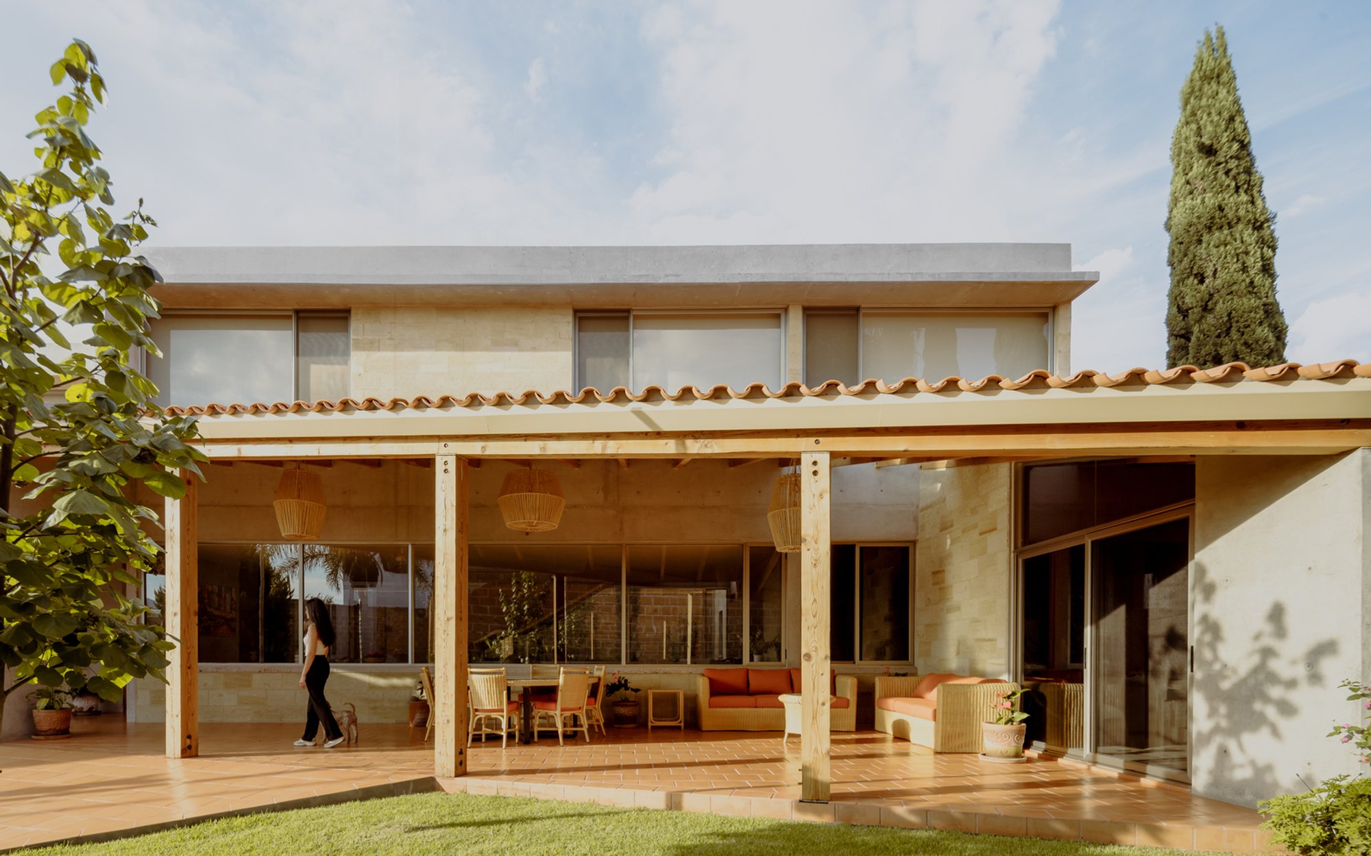 Modern Mexican Architecture: Galeana Maravatio House by Cometrue | Jaime Miranda González