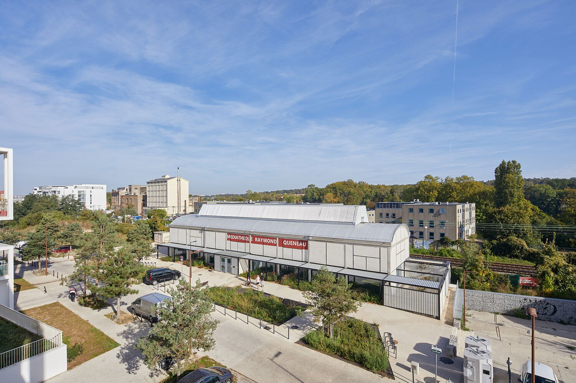 Introduction to Sustainable Architecture Design at Media Library Ris Orangis