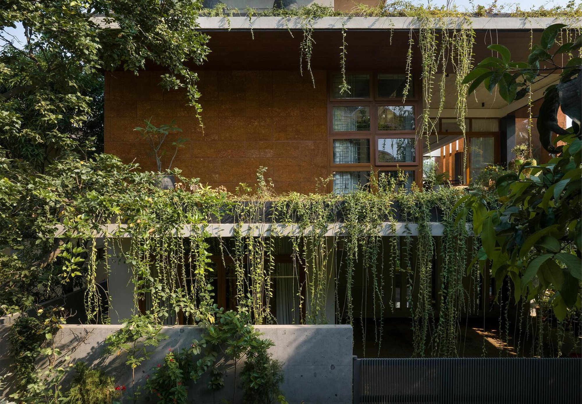 Sustainable Luxury Homes: House of Greens by 4site Architects