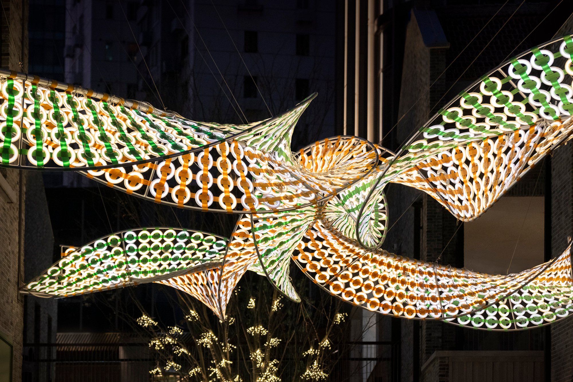 Futuristic Architecture in Shanghai: The Weaving Double Helix by HCCH Studio