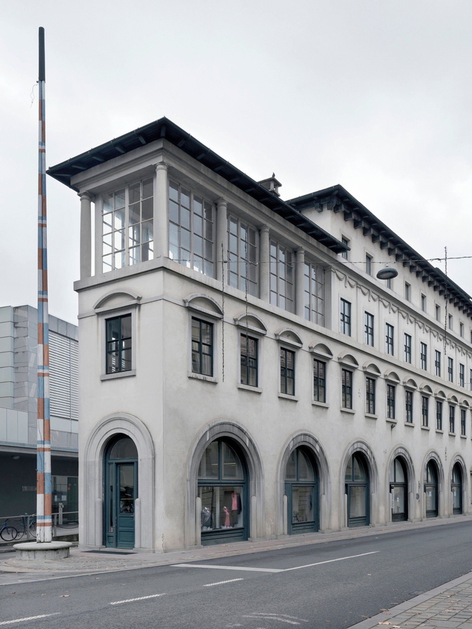 Historical Modernism Architecture Renovation: The Transformation of Ring House by OFIS Architects