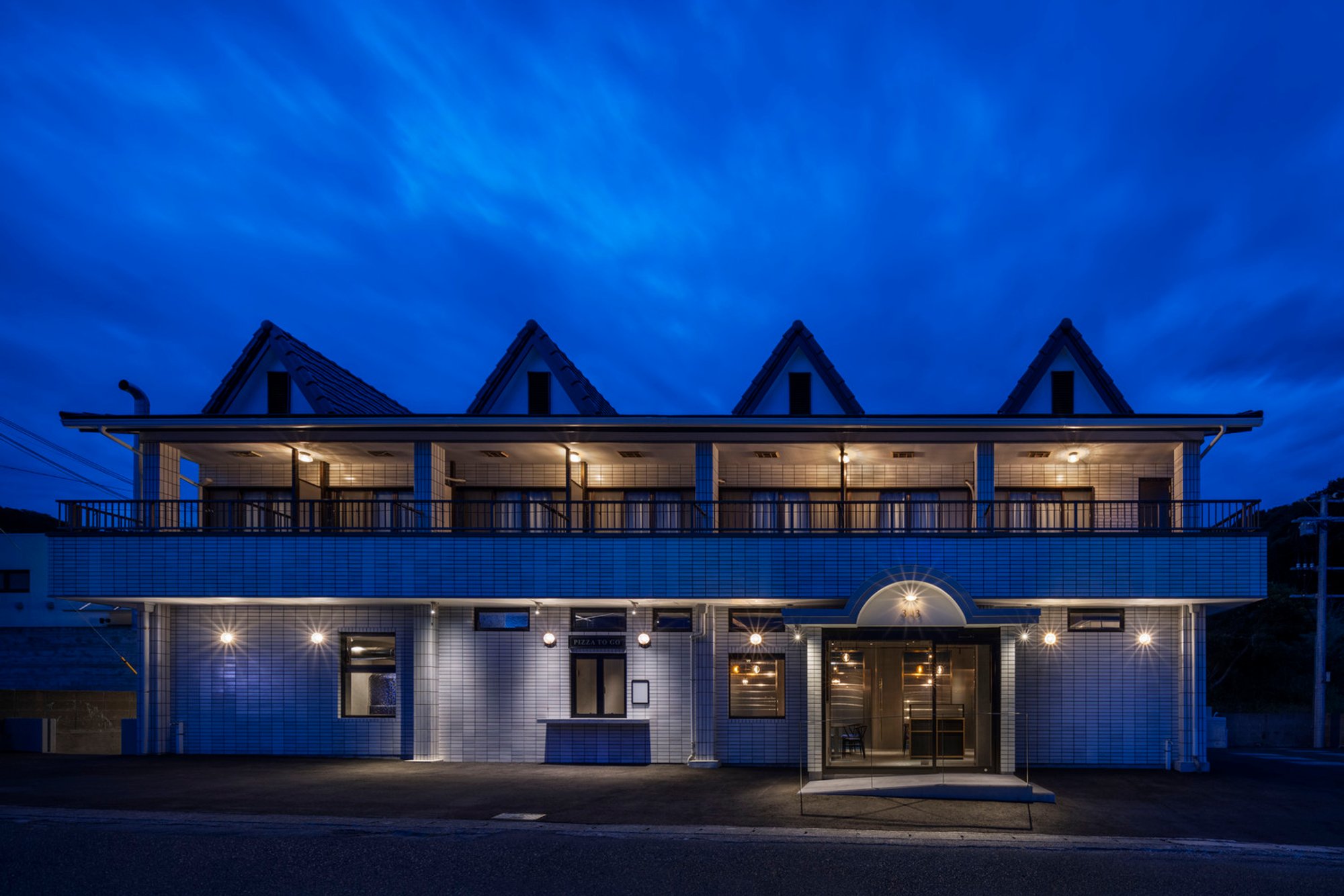 303 Shirahama Italian Restaurant: A Seamless Blend of Sea and Architecture