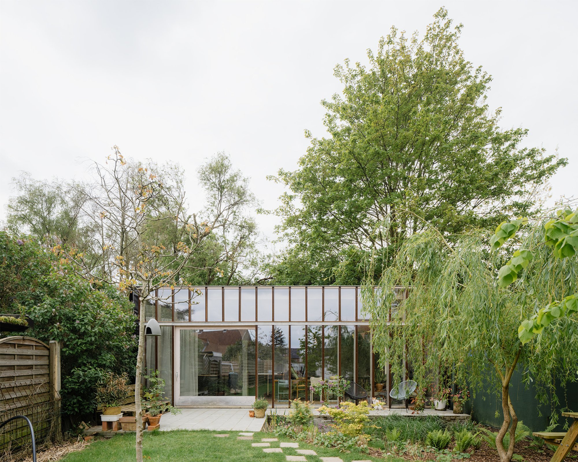 T(uin)HUIS Atelier: A Seamless Blend of Nature and Architecture