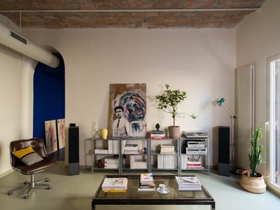 House on Track: A Harmonious Fusion of Design and Functionality in Rome's Heart