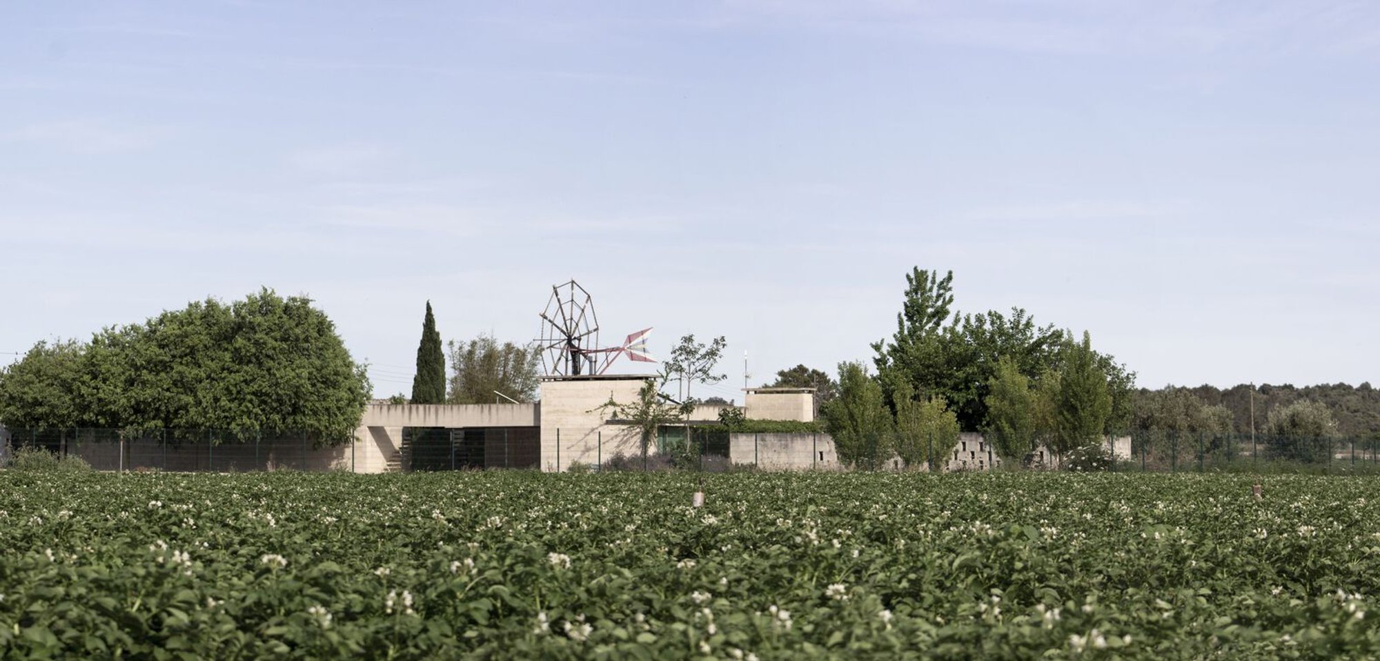 The Harmony of Tradition and Modernity: Molí House by Sagristà-Simó in La Puebla, Spain